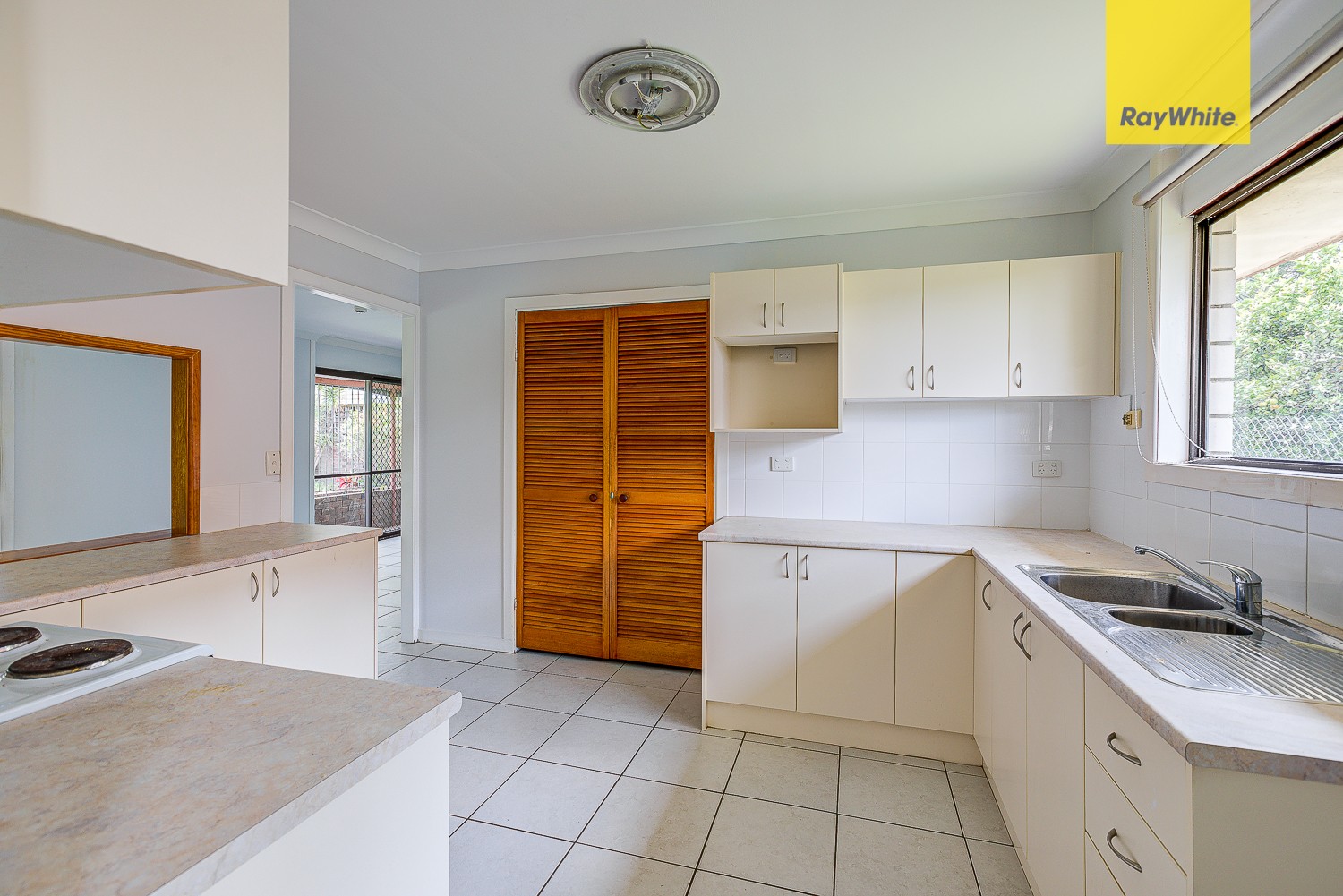 17 Bywater Street, Hillcrest, QLD 4118