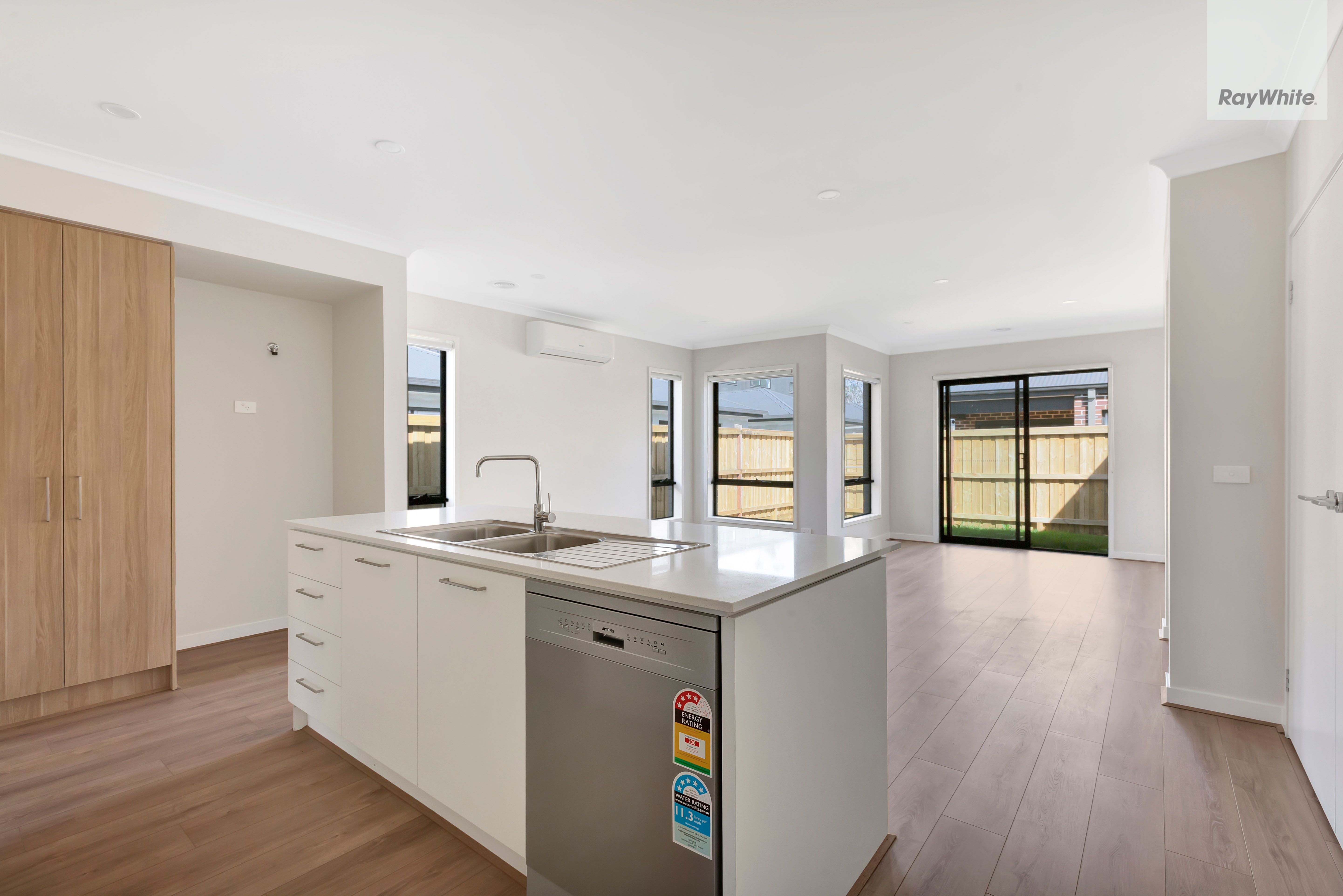 48 Birchwood Crescent — photo 6 of 12