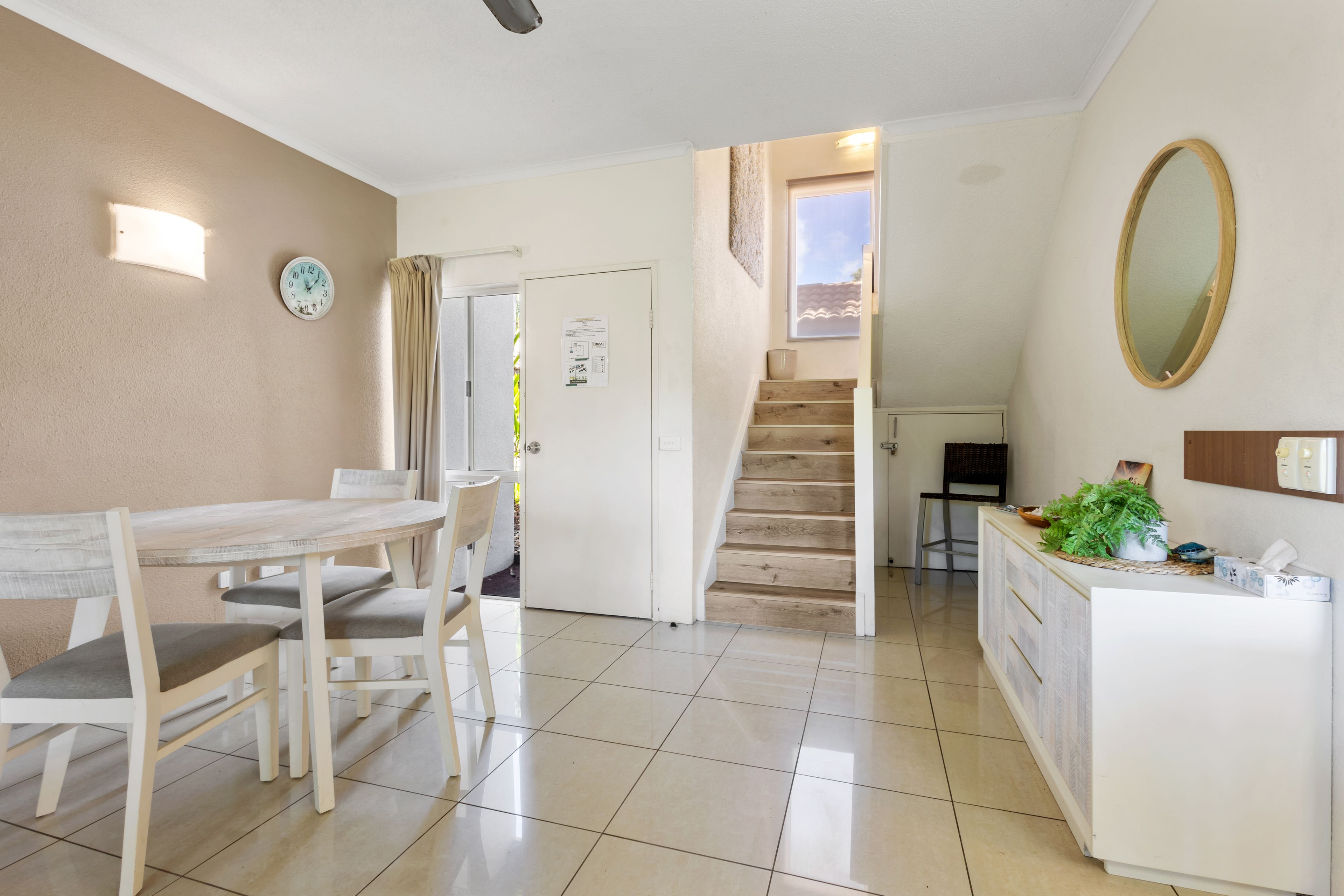 1/121-137 Port Douglas Road — photo 4 of 28