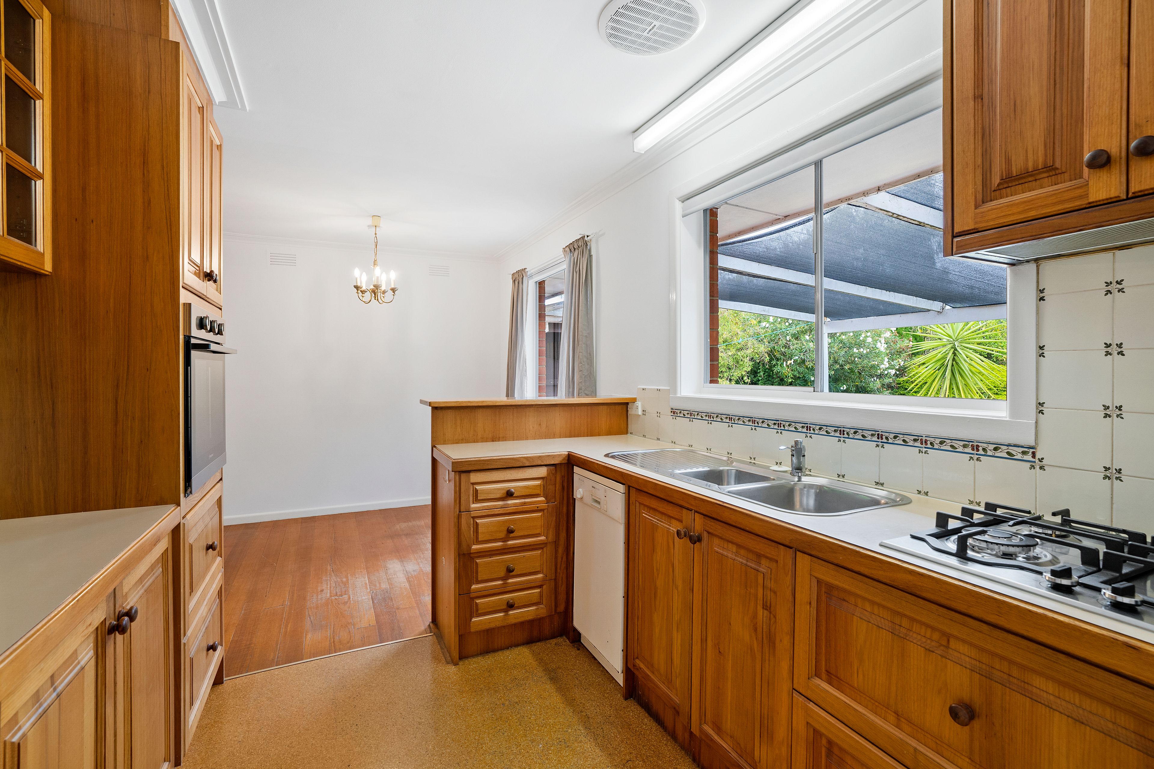 101 Allister Avenue — photo 4 of 6
