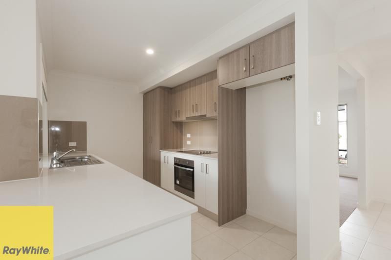 10 Paradise Street, Yarrabilba, QLD 4207
