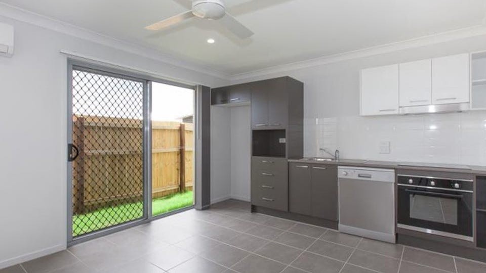 2/35 Awoonga Crescent, Morayfield, QLD 4506