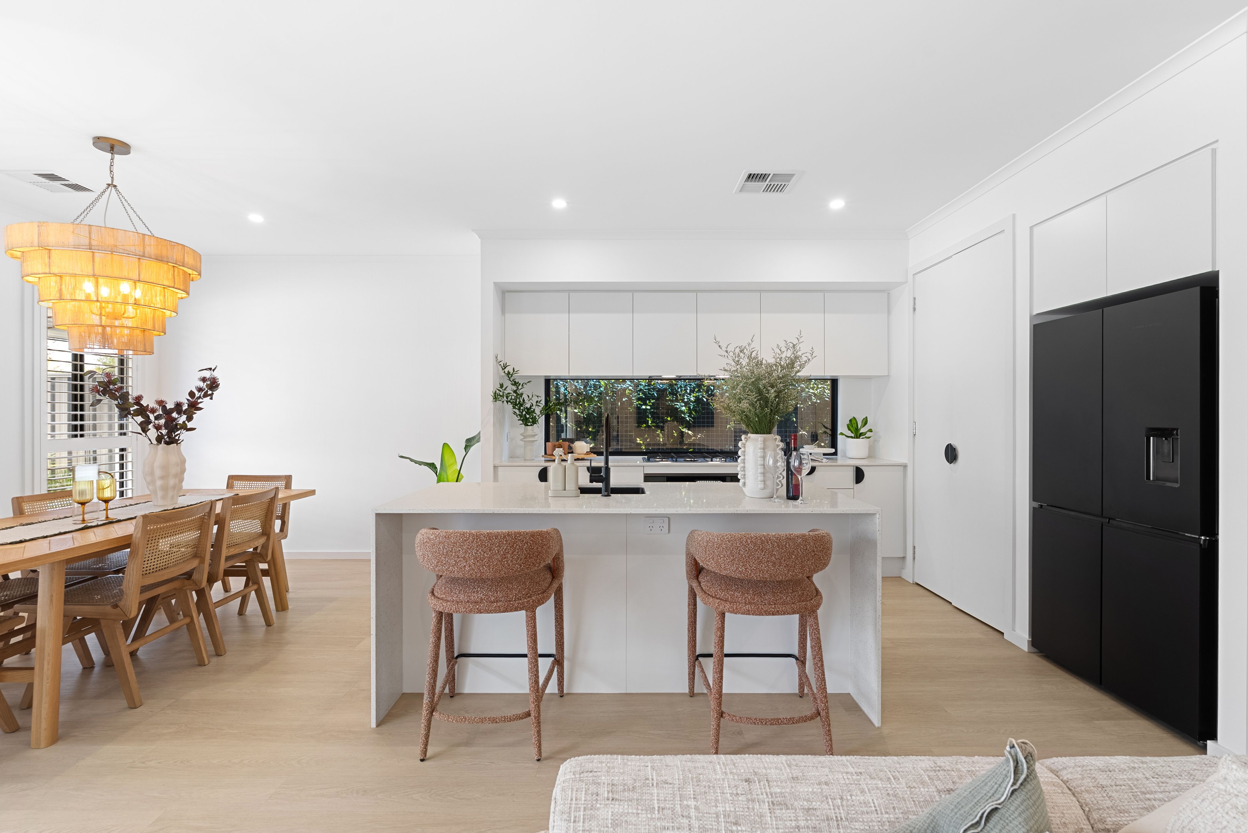 8A Frontenac Avenue — photo 4 of 21