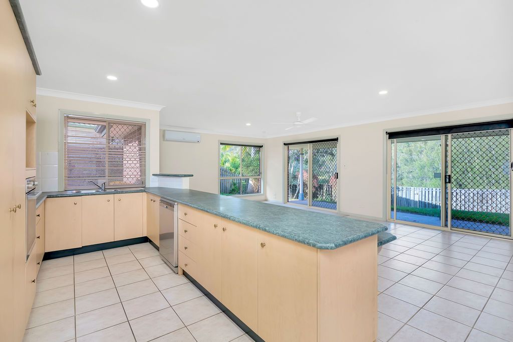 54 Ottelia Drive, Elanora, QLD 4221
