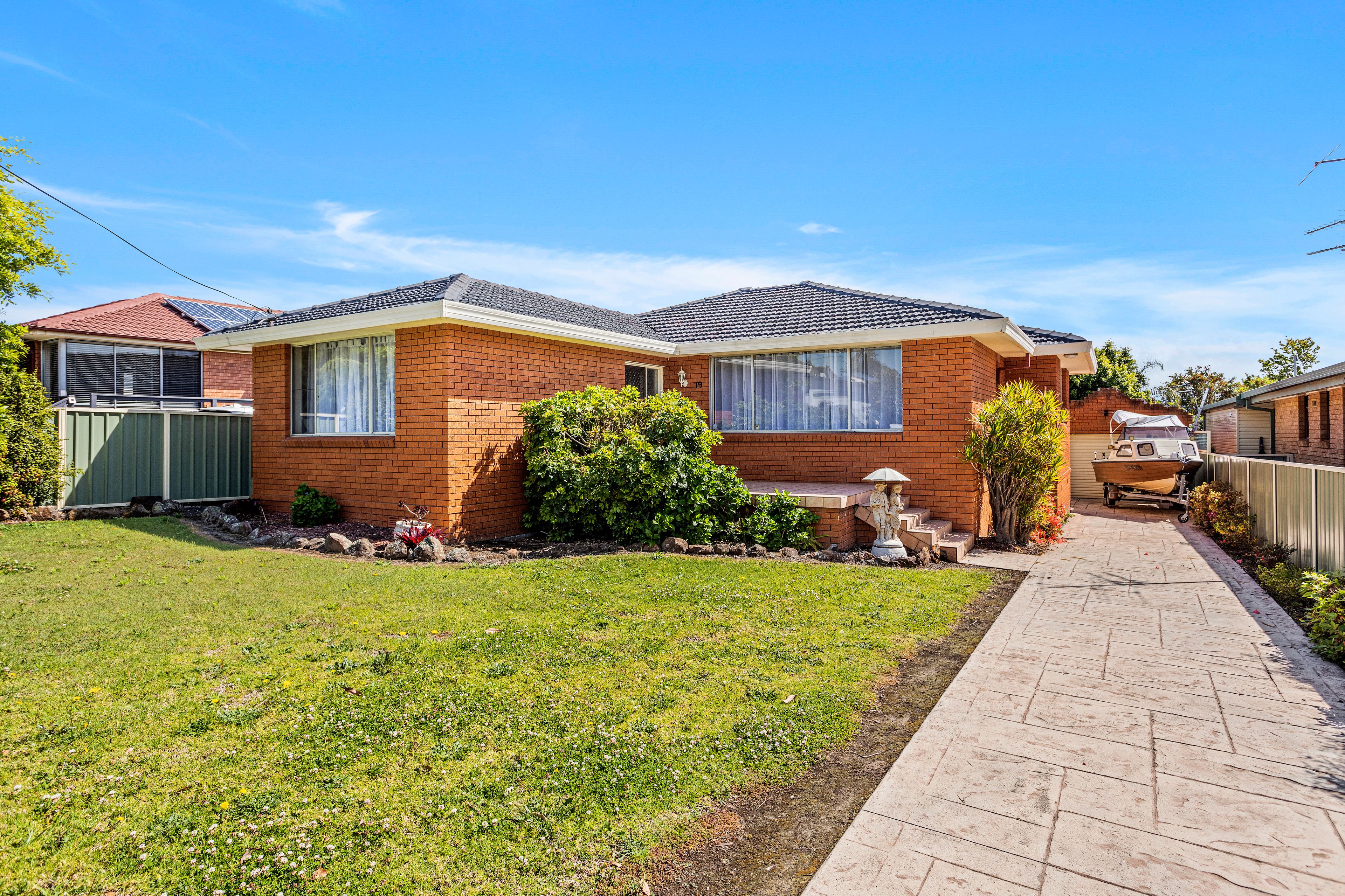 19 Gordon Avenue, Oak Flats NSW 2529