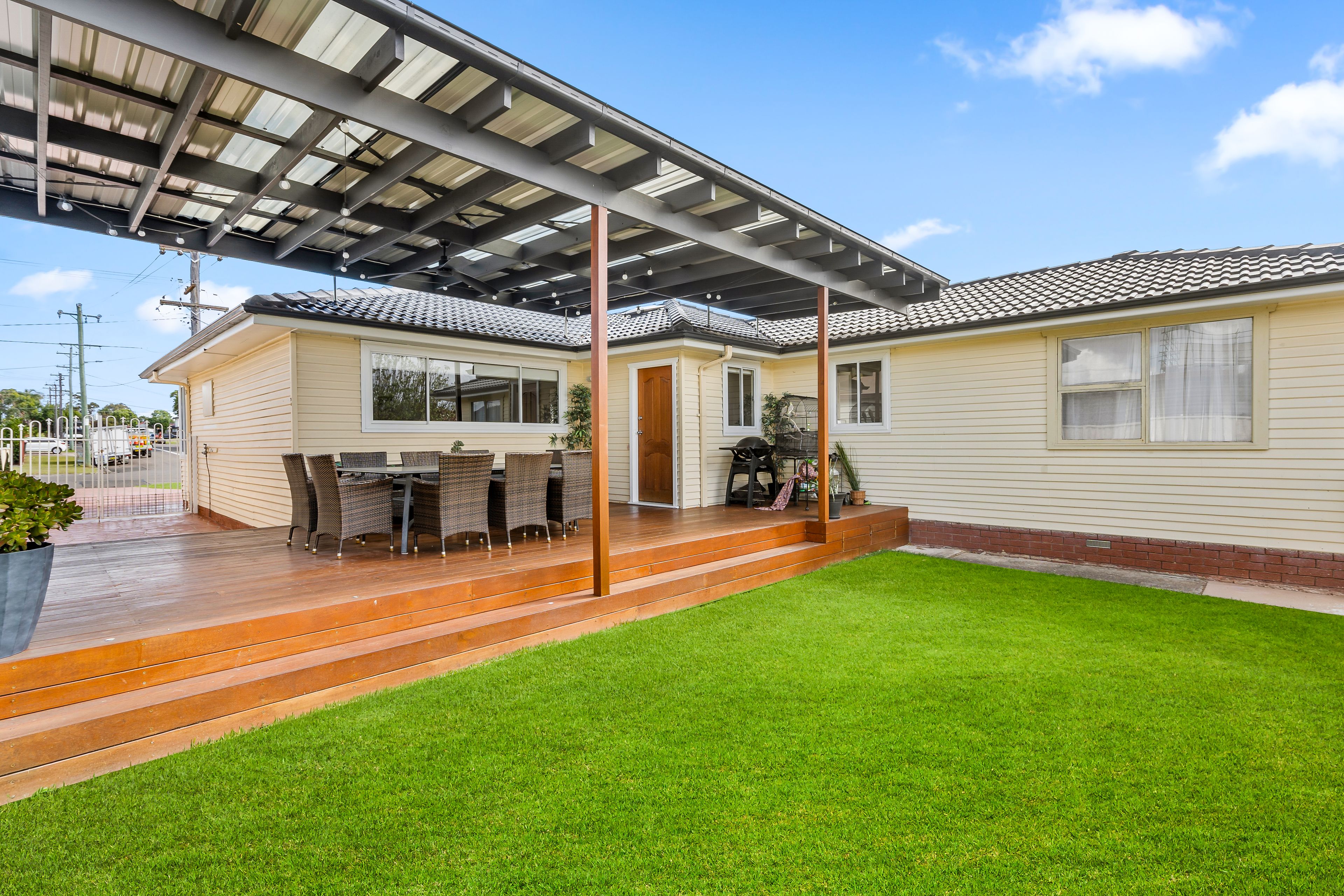 15 Ainslie Street — photo 8 of 9
