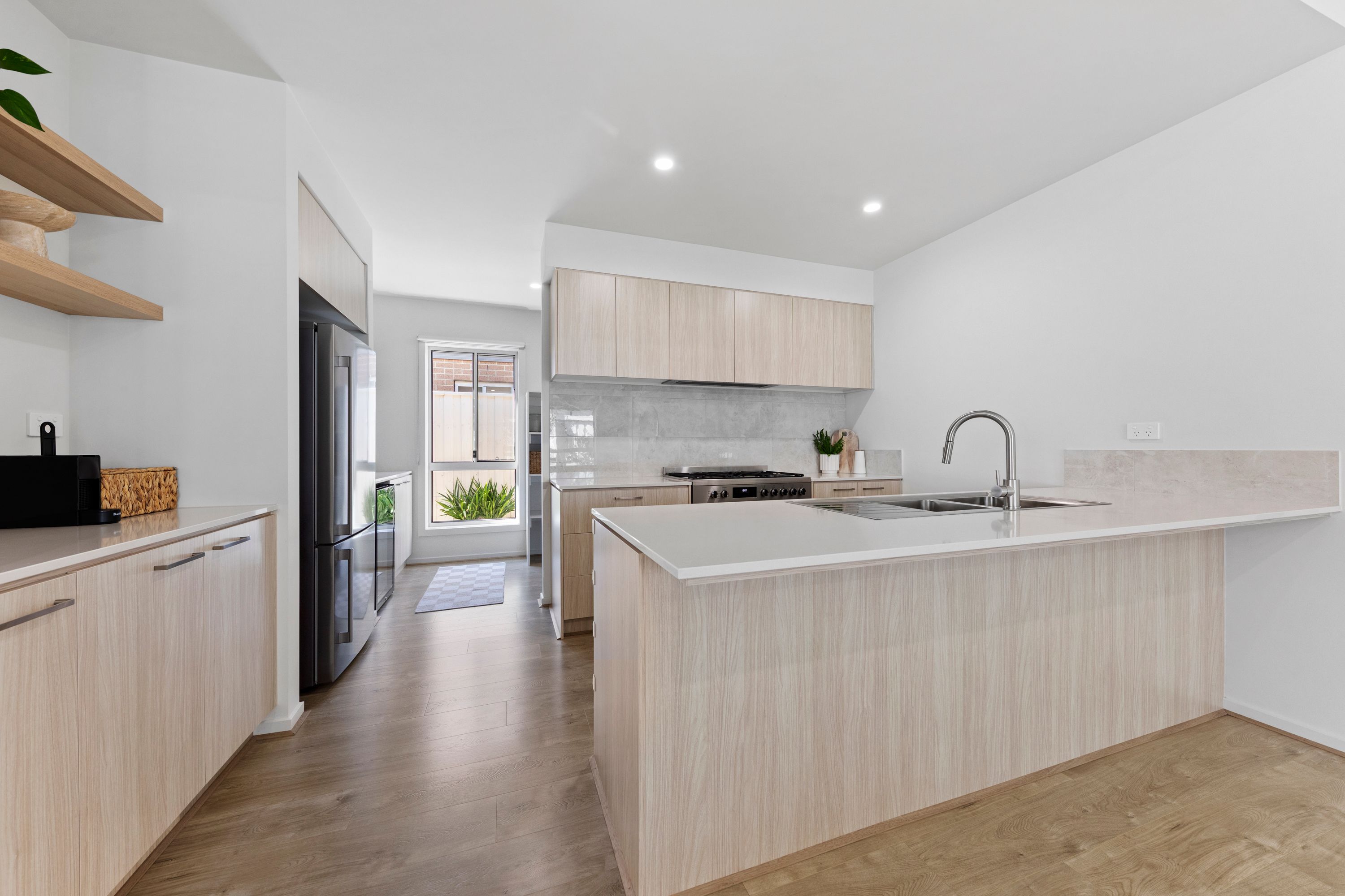 6 Atherton Avenue — photo 3 of 28