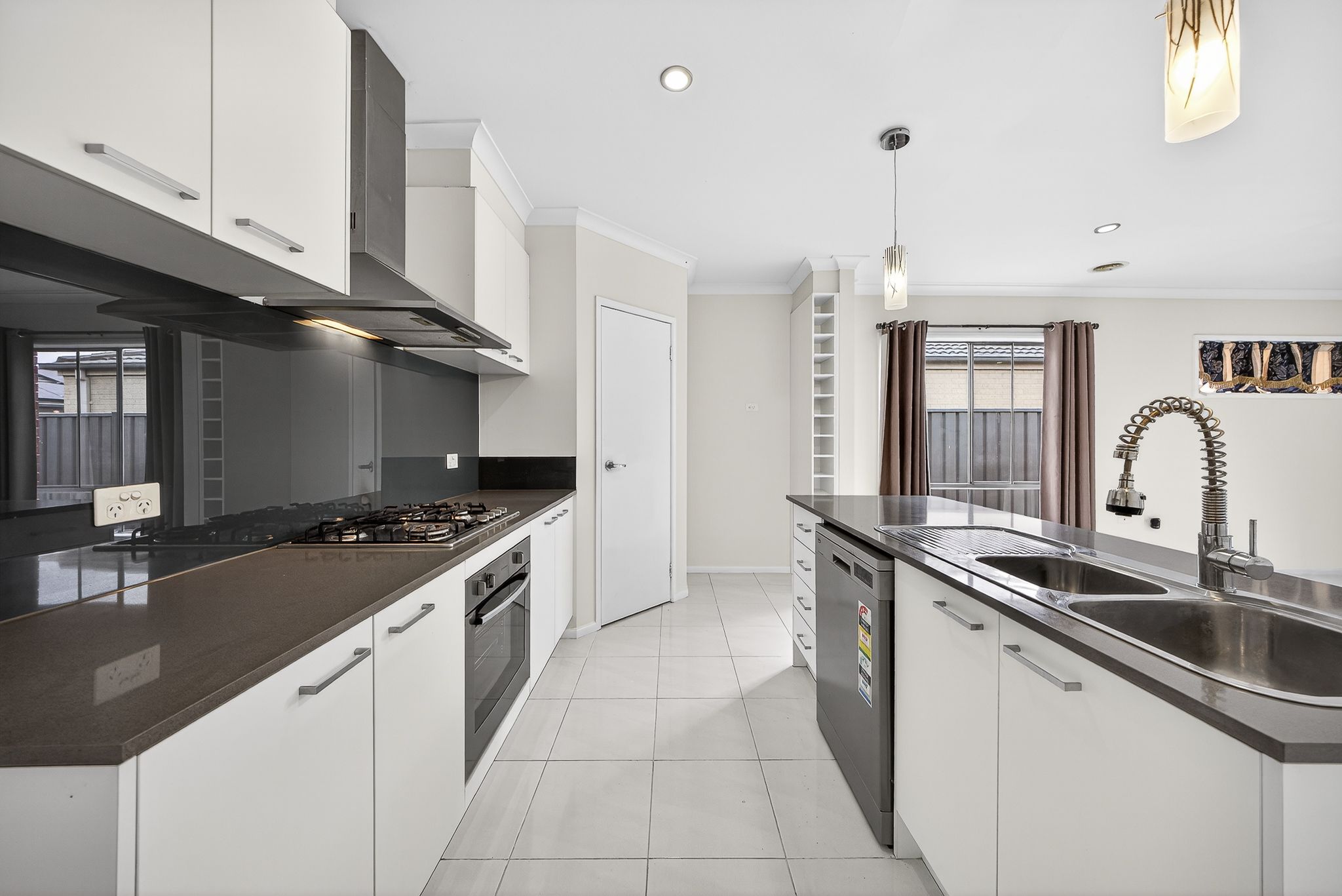 5 Jupiter Crescent, Cranbourne West, VIC 3977