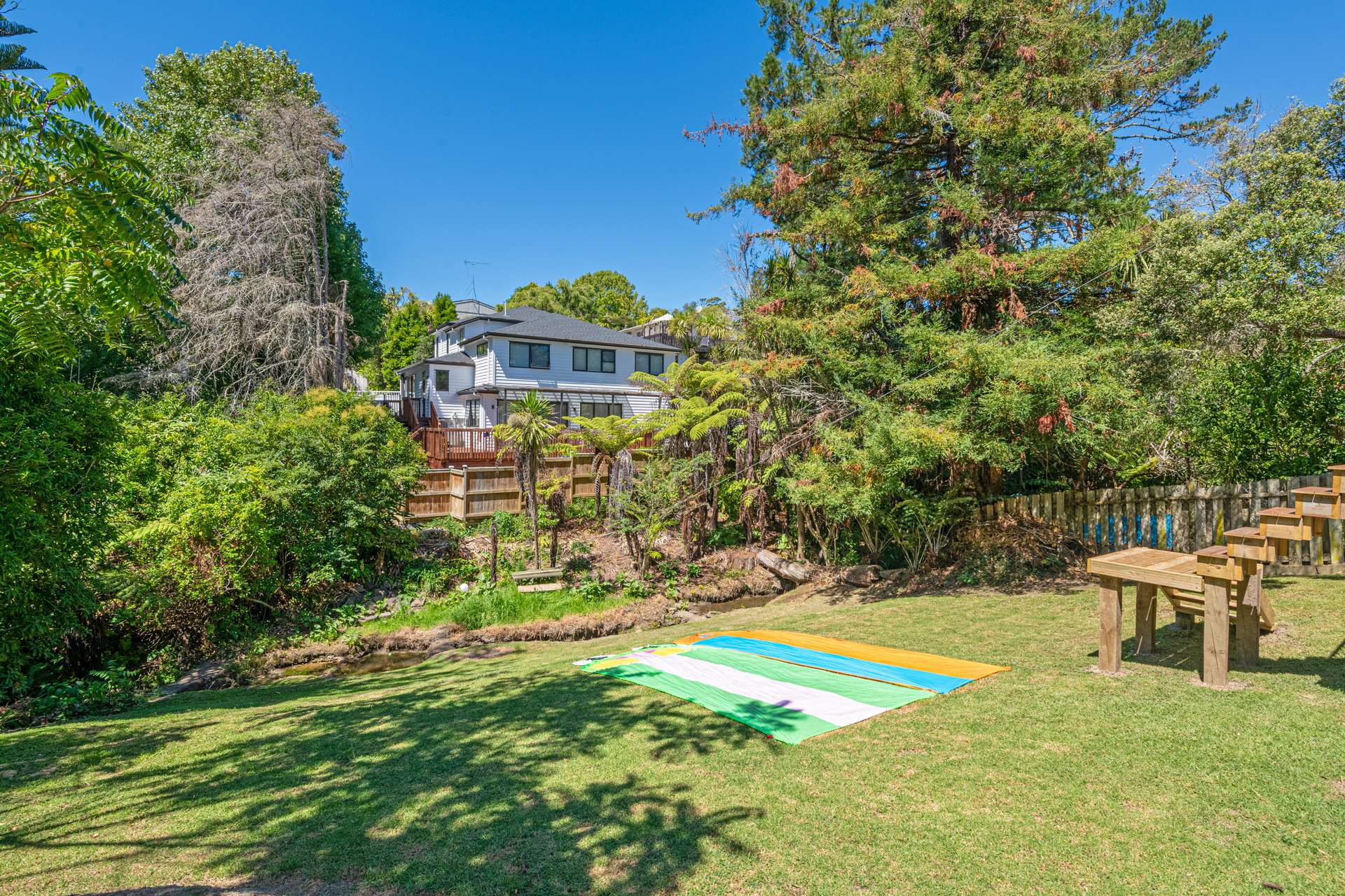 12 Airey Place photo 3