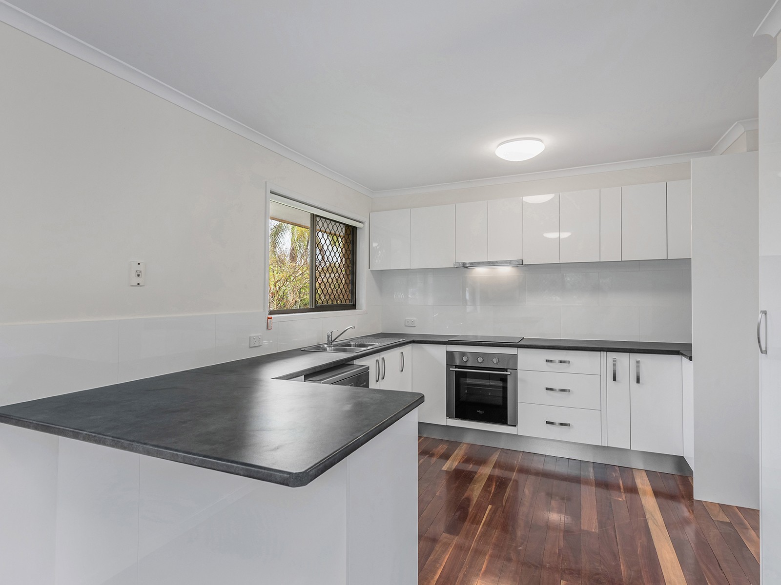 2 Gwydir Street, Riverhills, QLD 4074
