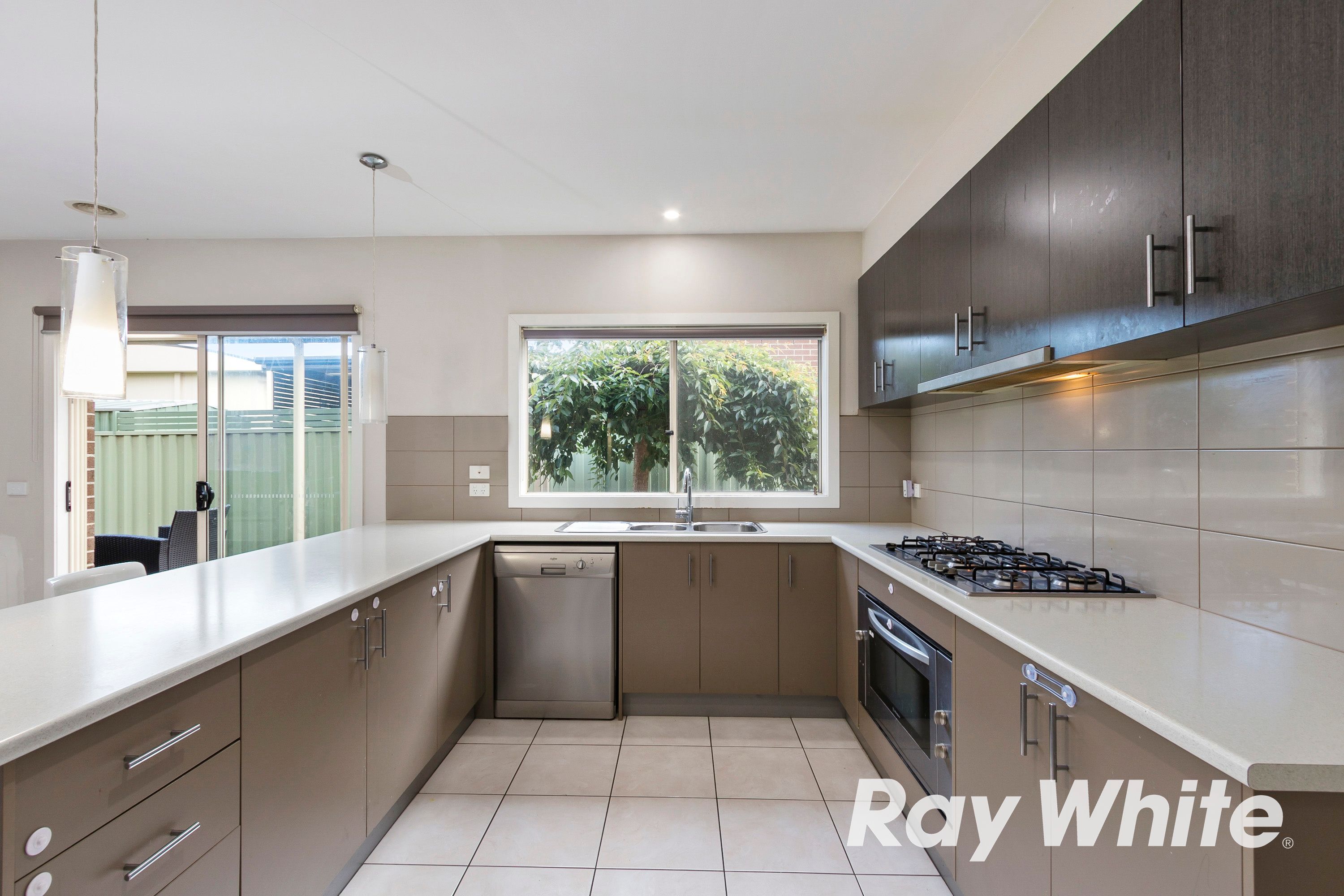 36 Edmund Street, Pakenham, VIC 3810