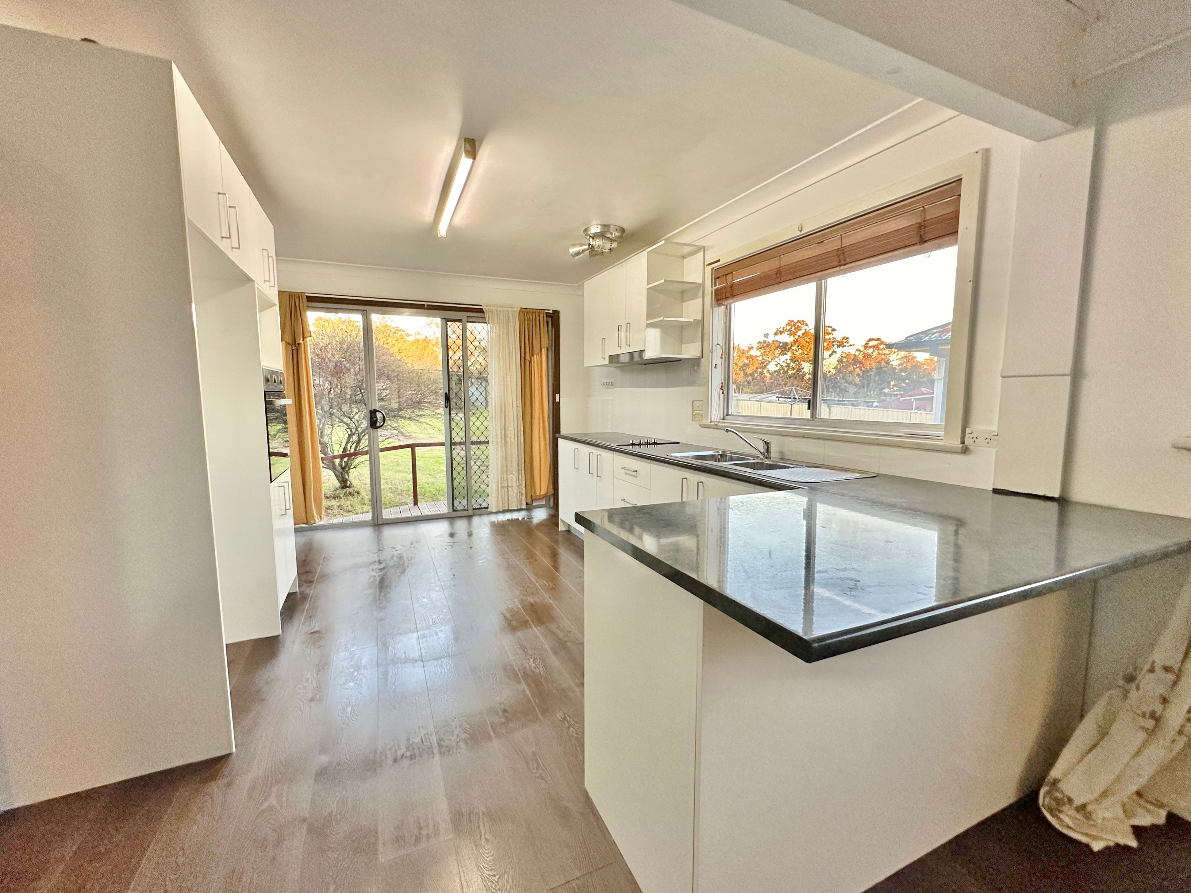 39 Blackett Avenue, Young, NSW 2594