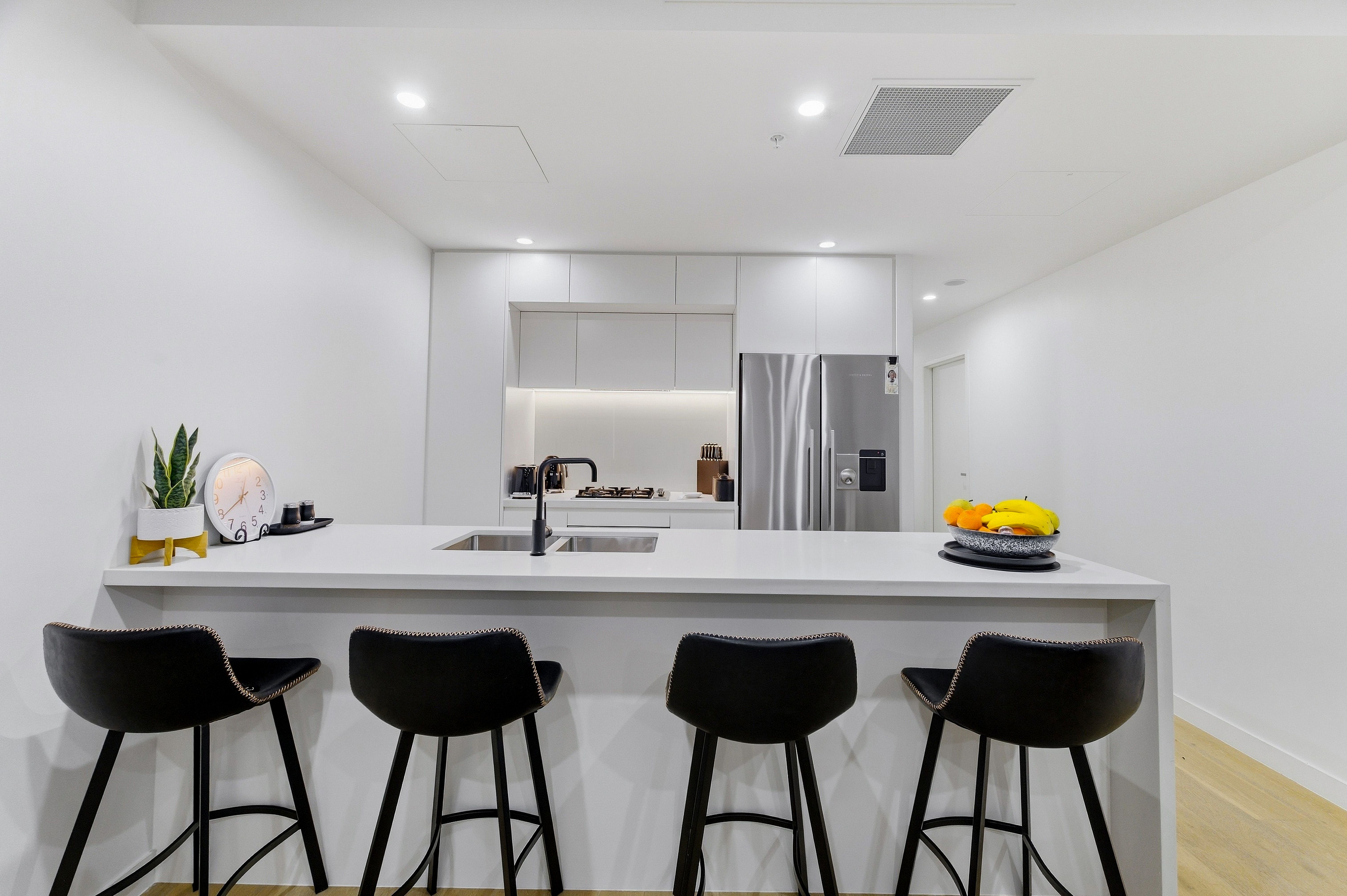 703/8 Dumaresq Street — photo 5 of 12