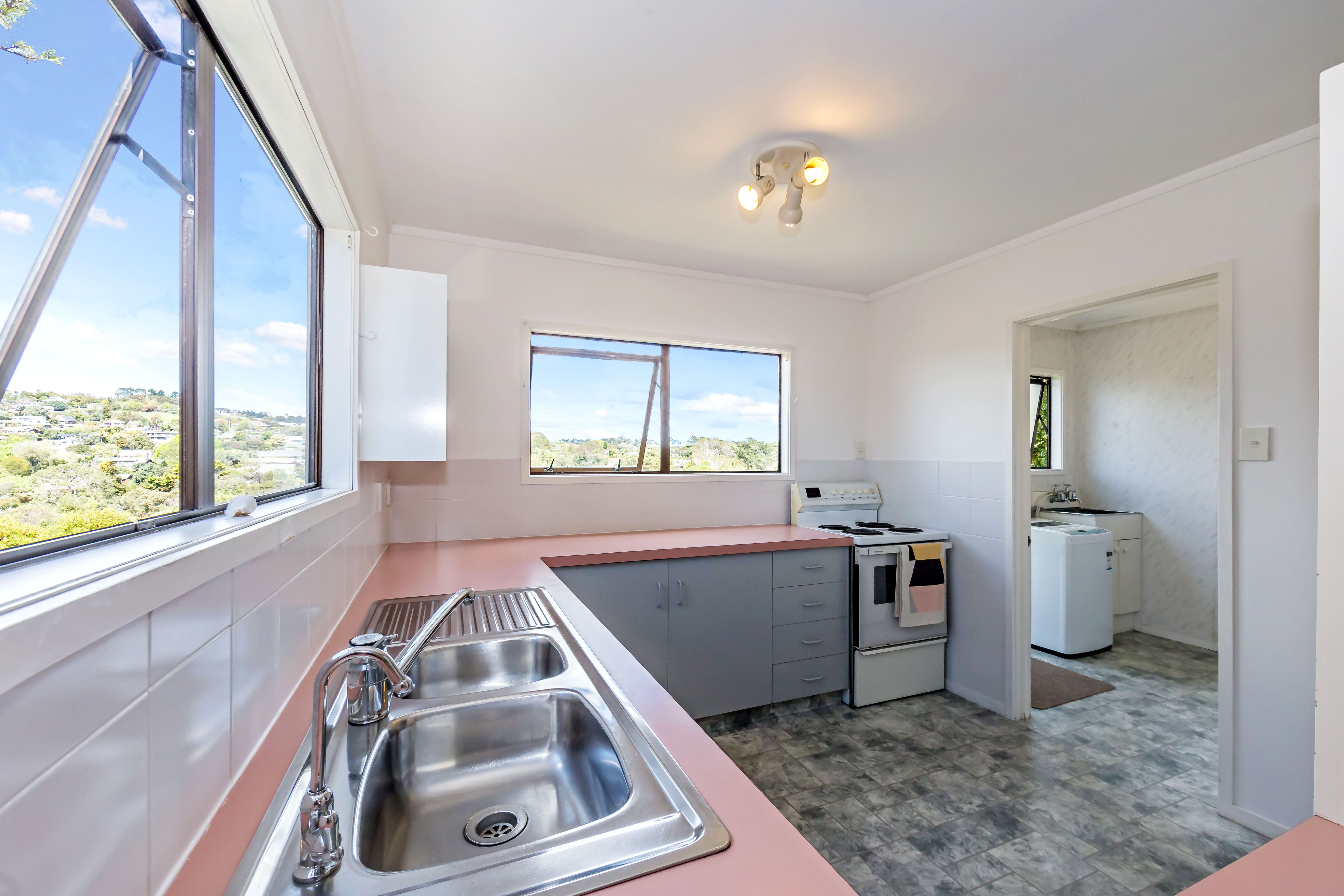 2/84 Brian Crescent, Stanmore Bay, Rodney