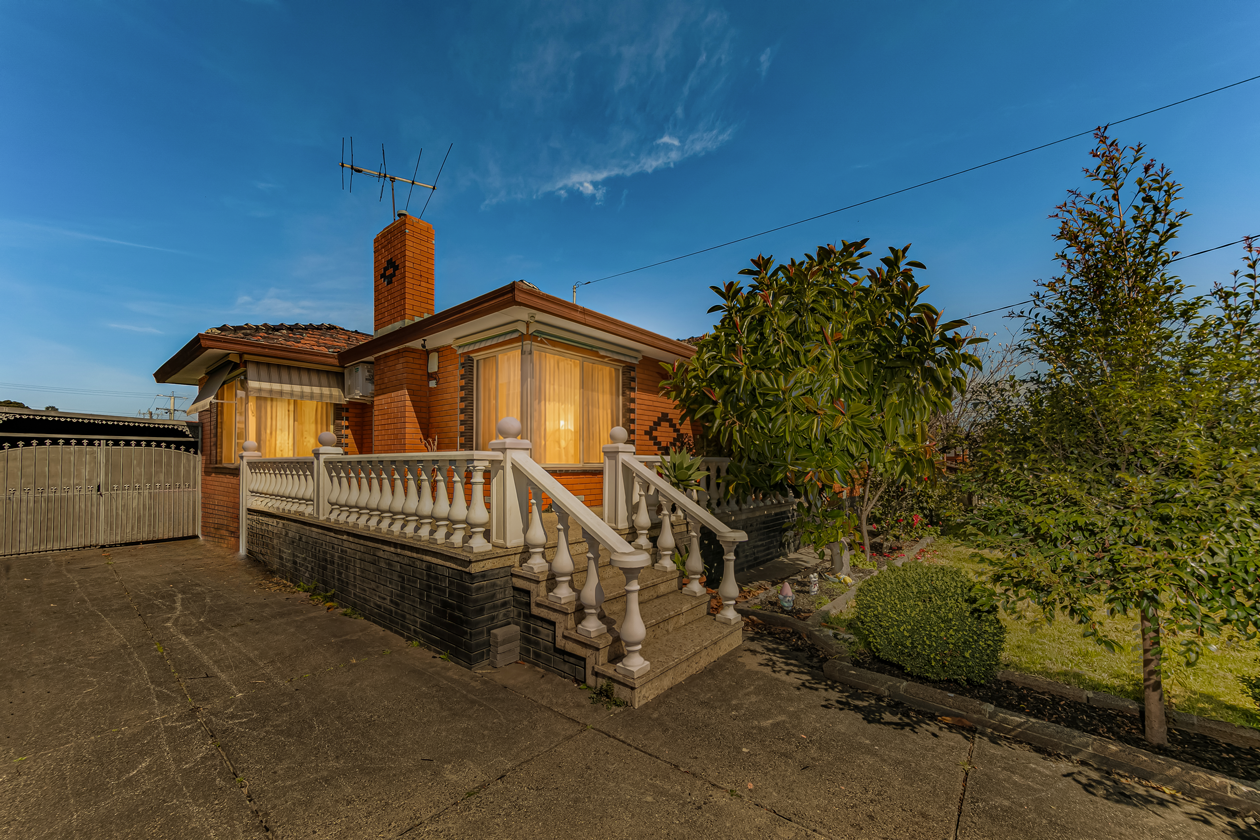 7 Karingal Way — photo from Ray White Thomastown
