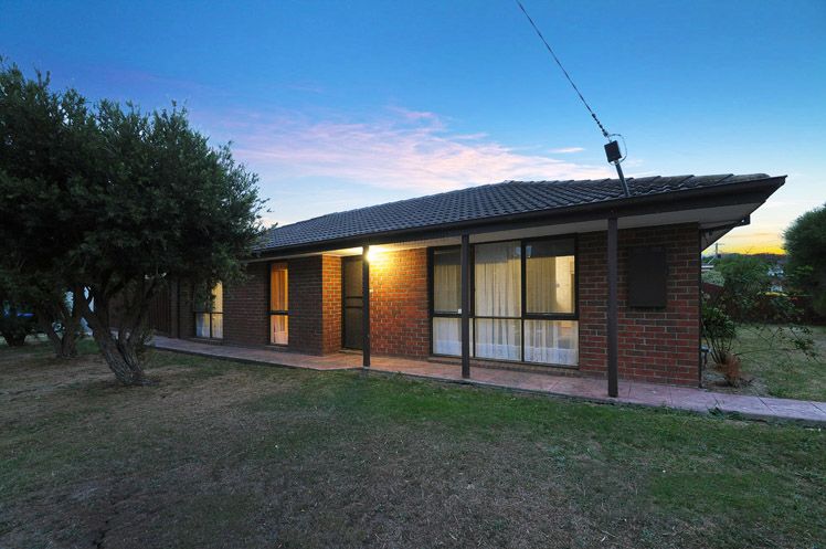 7 Taddor Drive, Cranbourne, VIC 3977