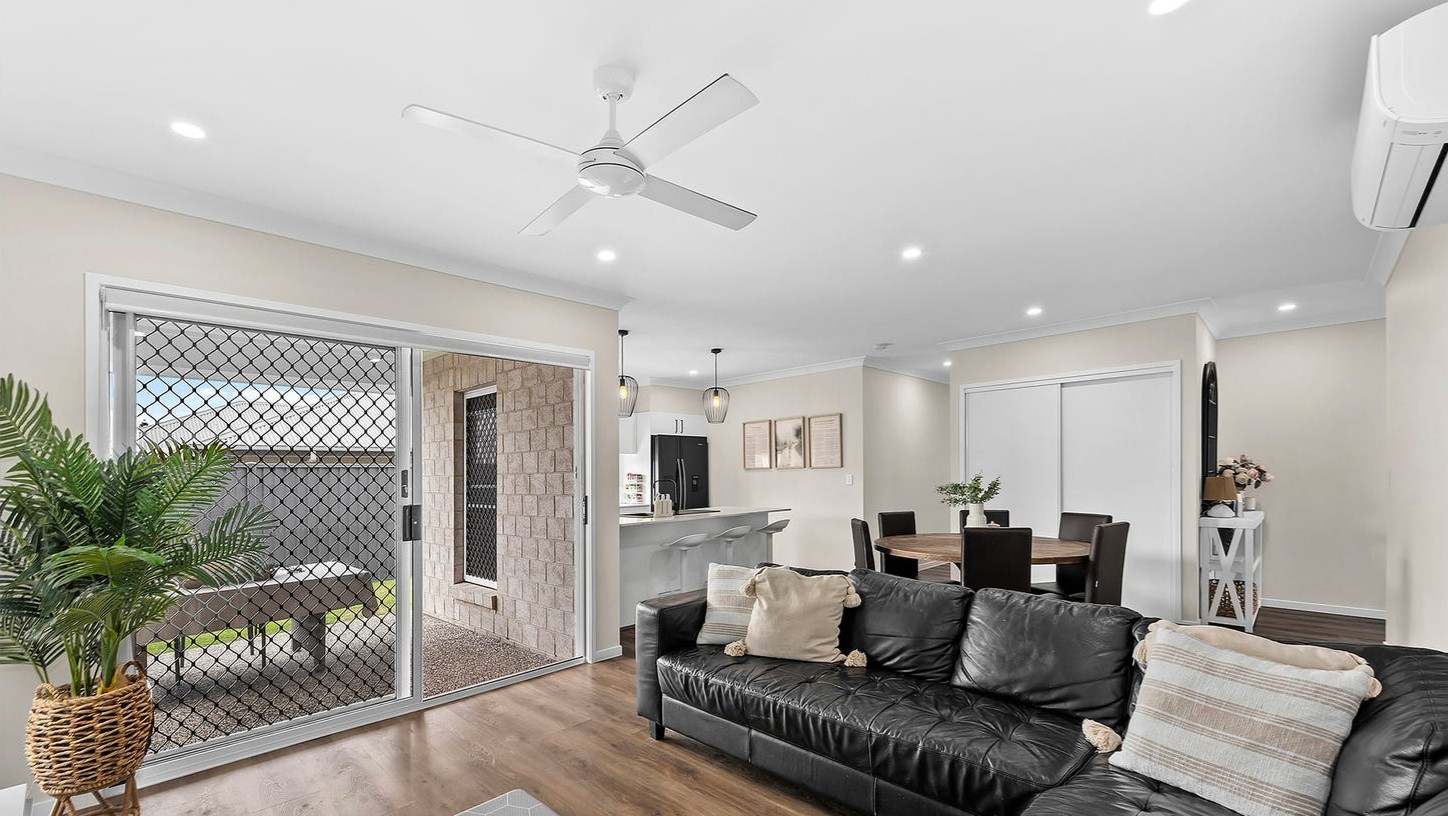 10 Grande Street, Hillcrest, QLD 4118