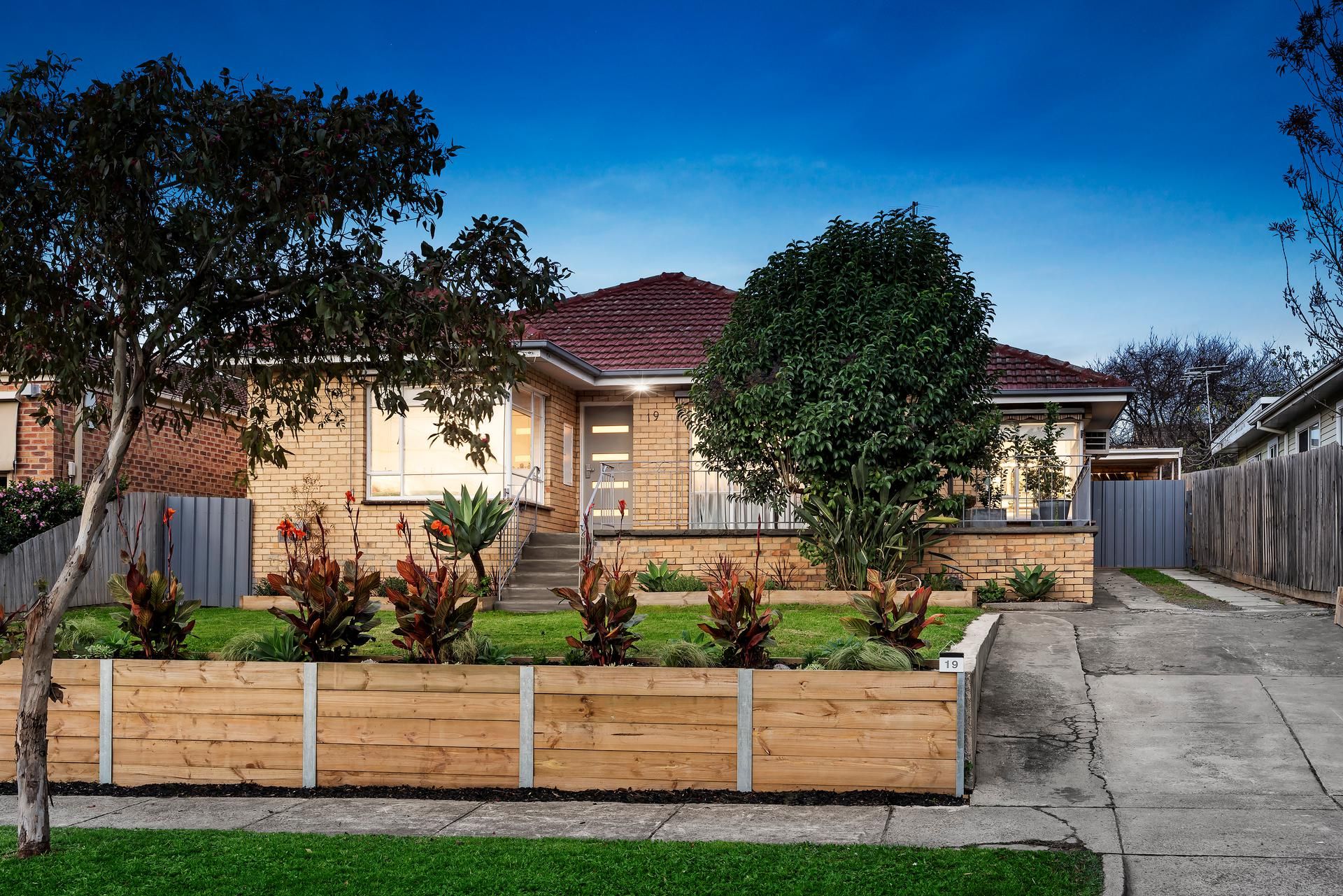 19 Tainton Road, Burwood East VIC 3151