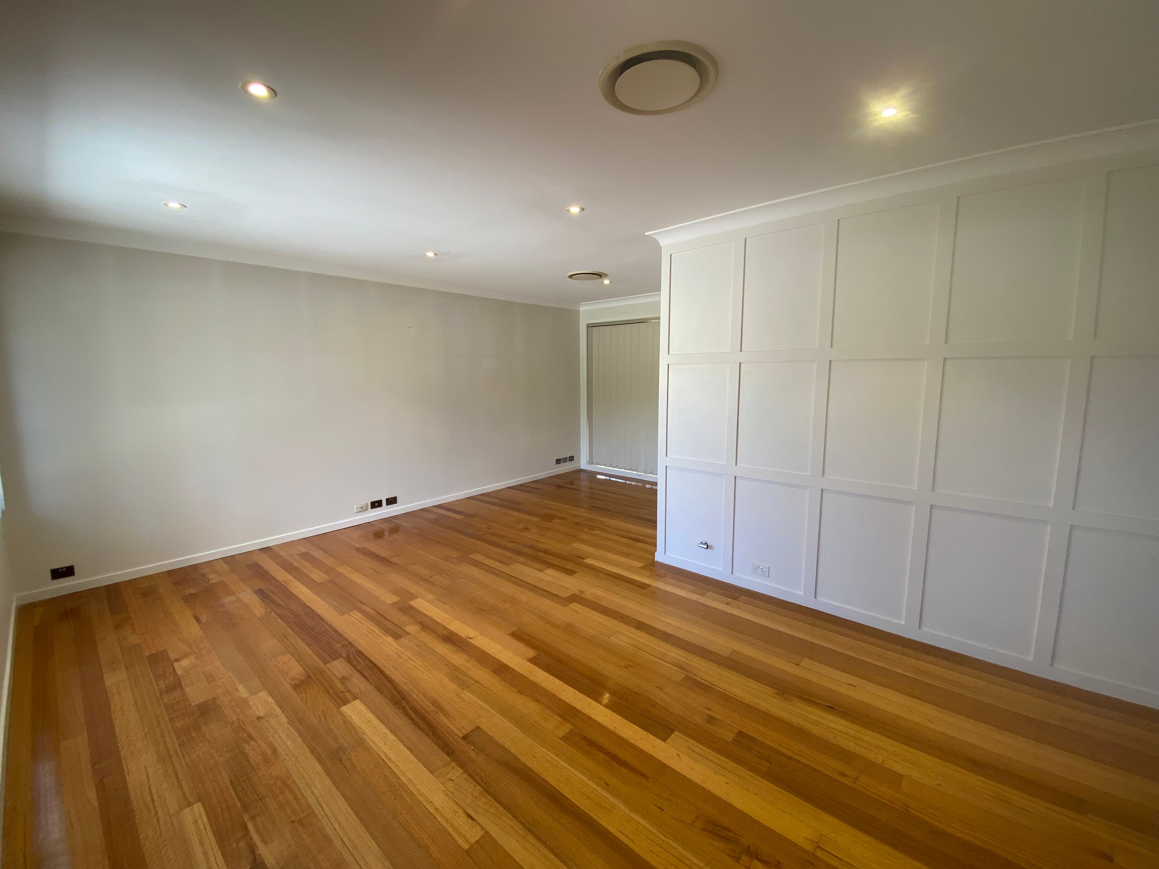 60 Whitsunday Circuit, Green Valley, NSW 2168