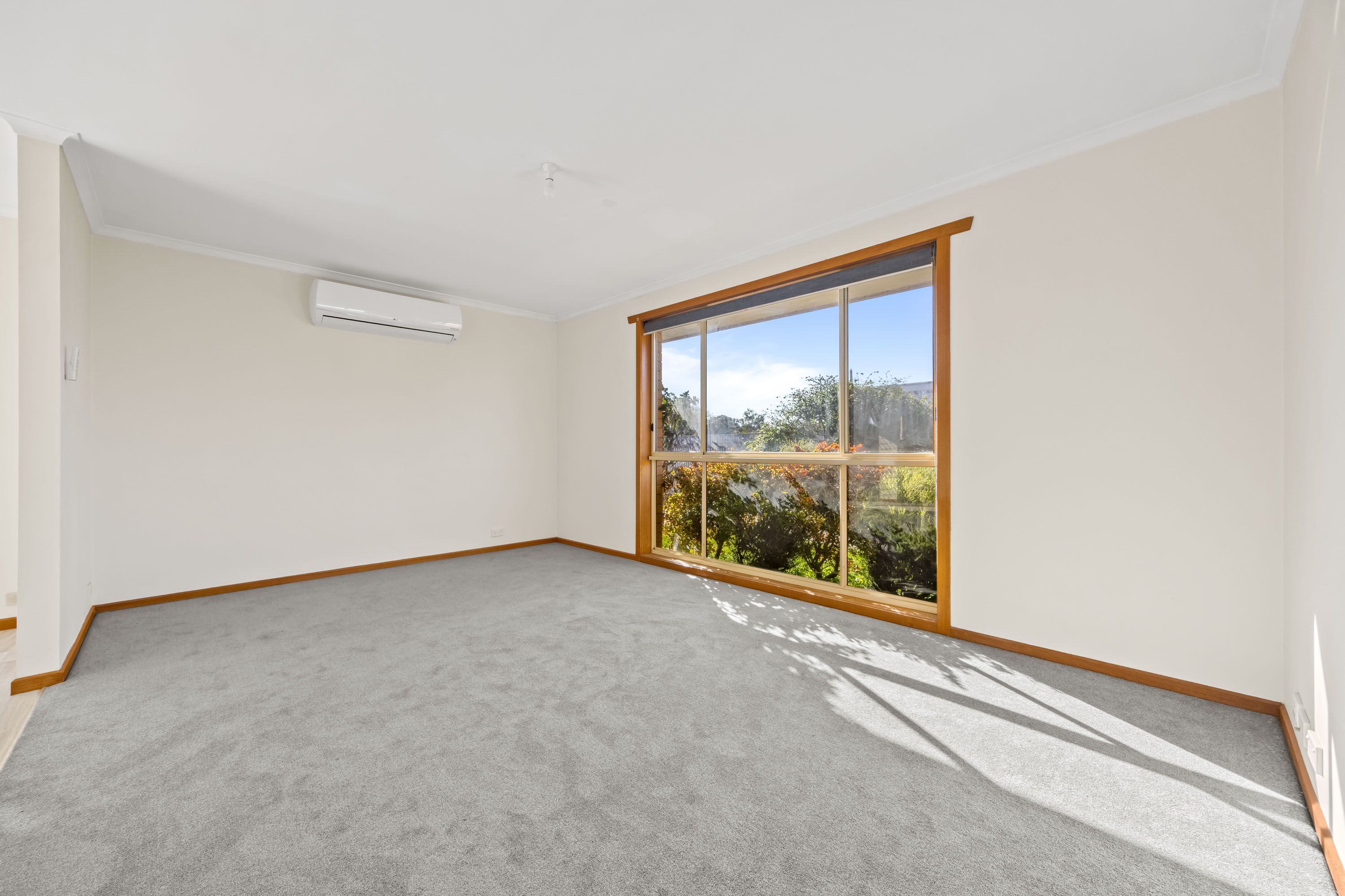 2/15 Lake Street, Wendouree, VIC 3355