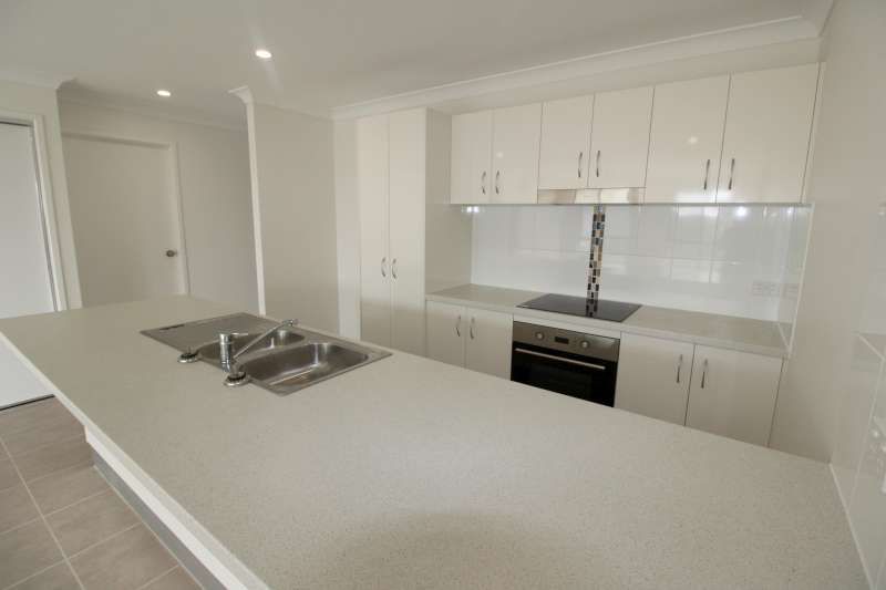 15 Speargrass Parade, Mount Low, QLD 4818