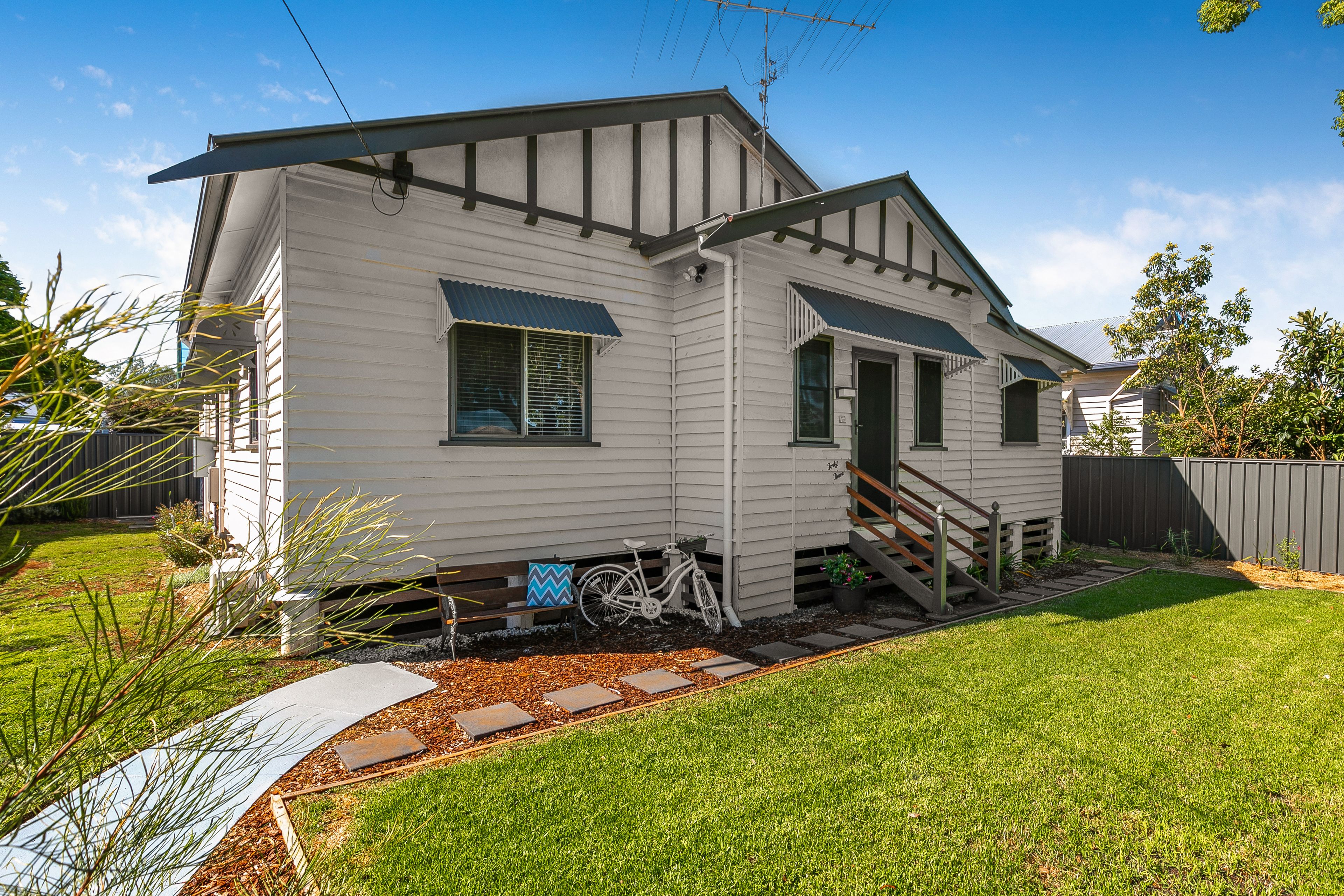 43 Anzac Avenue, Newtown, QLD 4350