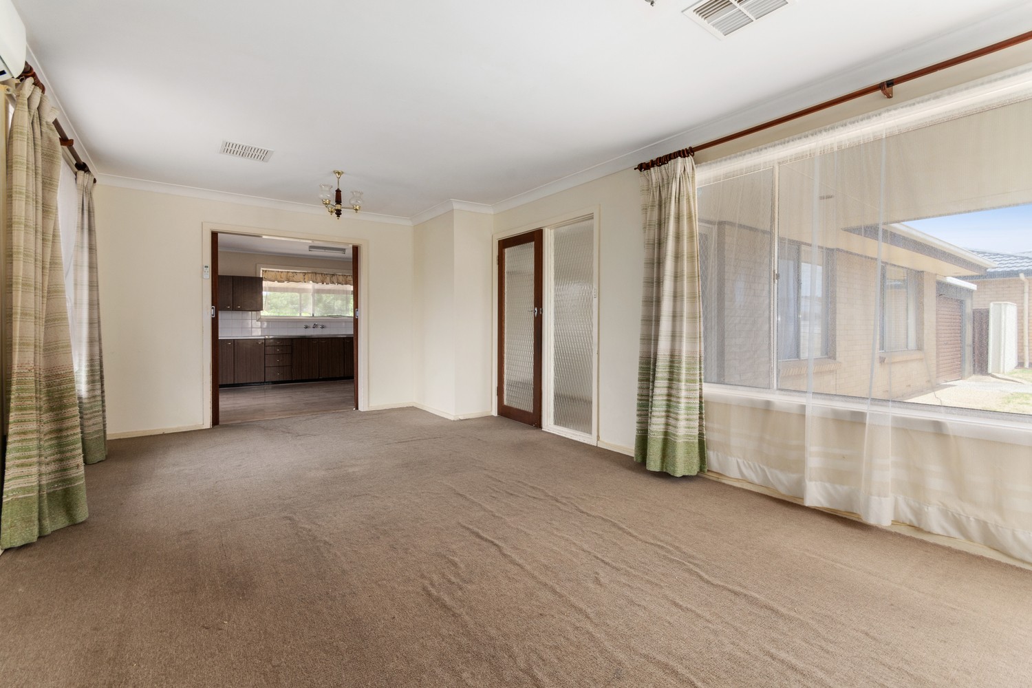 19 Anthony Road, Para Vista, SA 5093