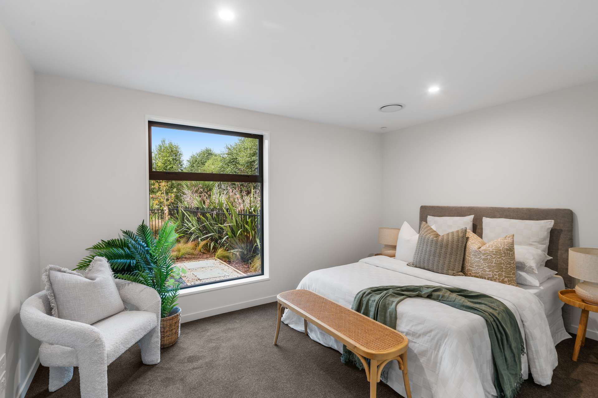 158 Gardiners Road photo 18