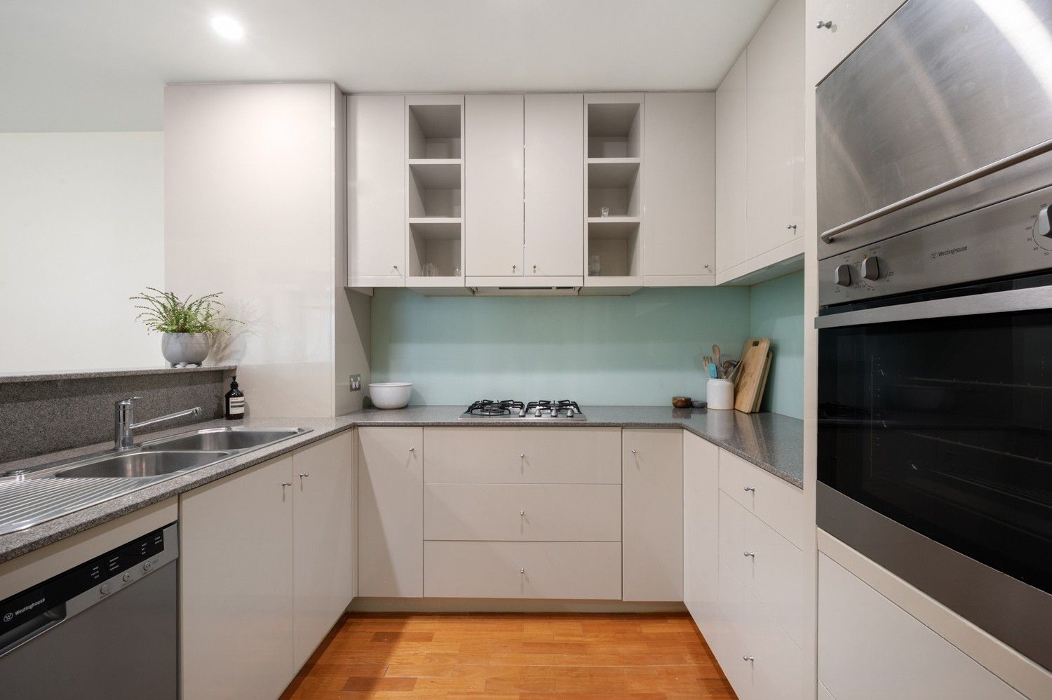 57/1 Queensberry Street — photo 4 of 14
