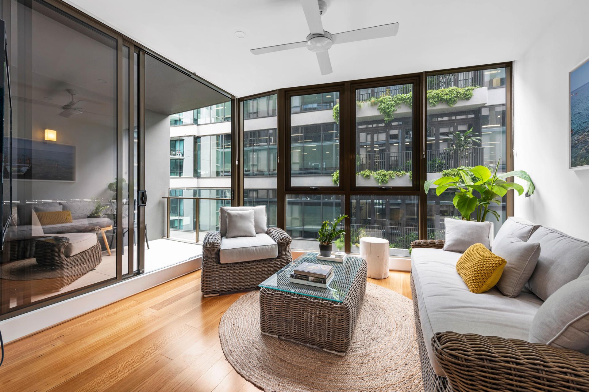 41004/1033 Ann Street — photo from Ray White Wilston