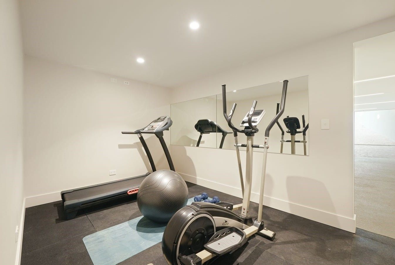 10 Dyson Street — photo 7 of 11
