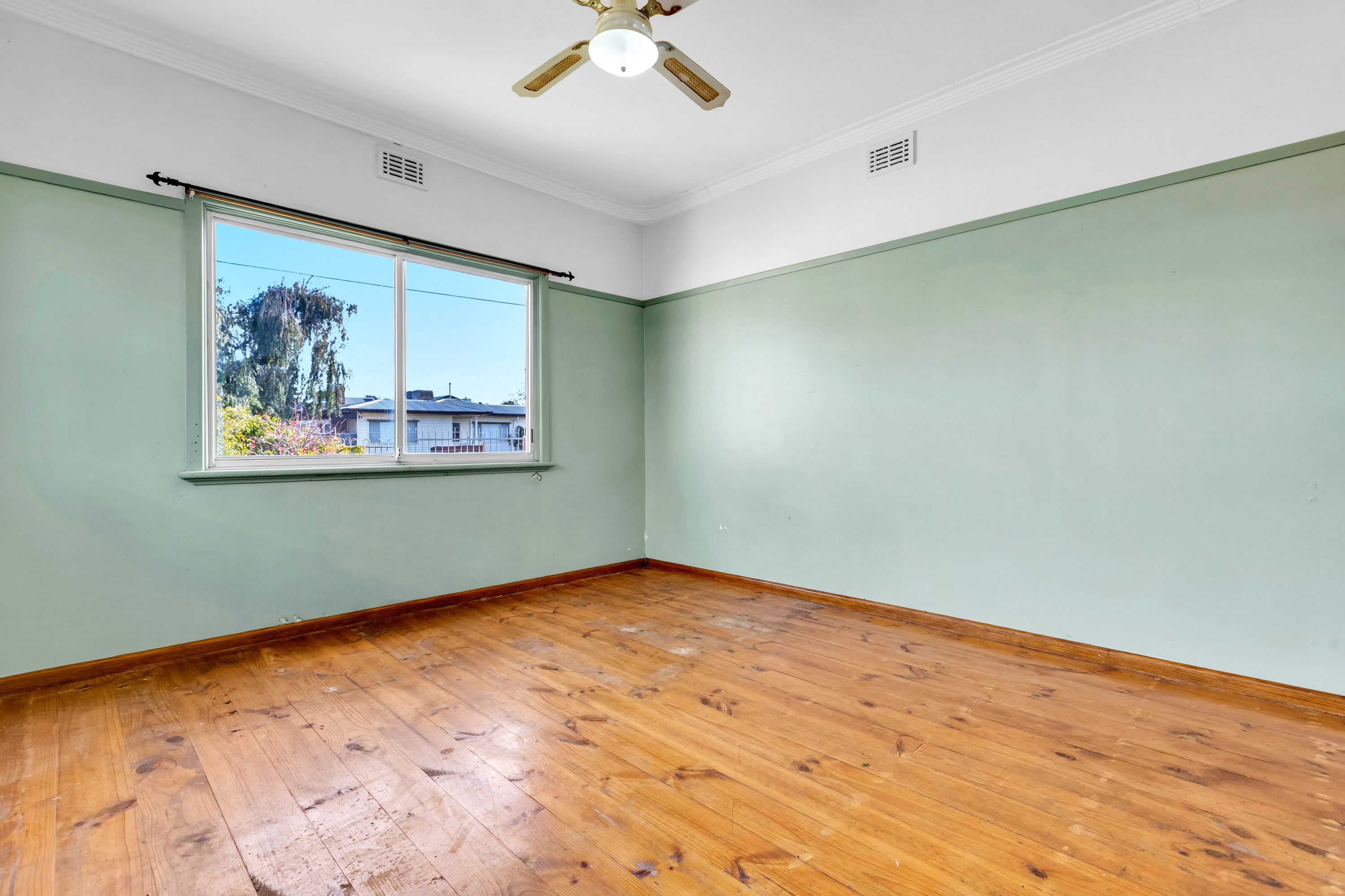122 Burrows Street — photo 8 of 17