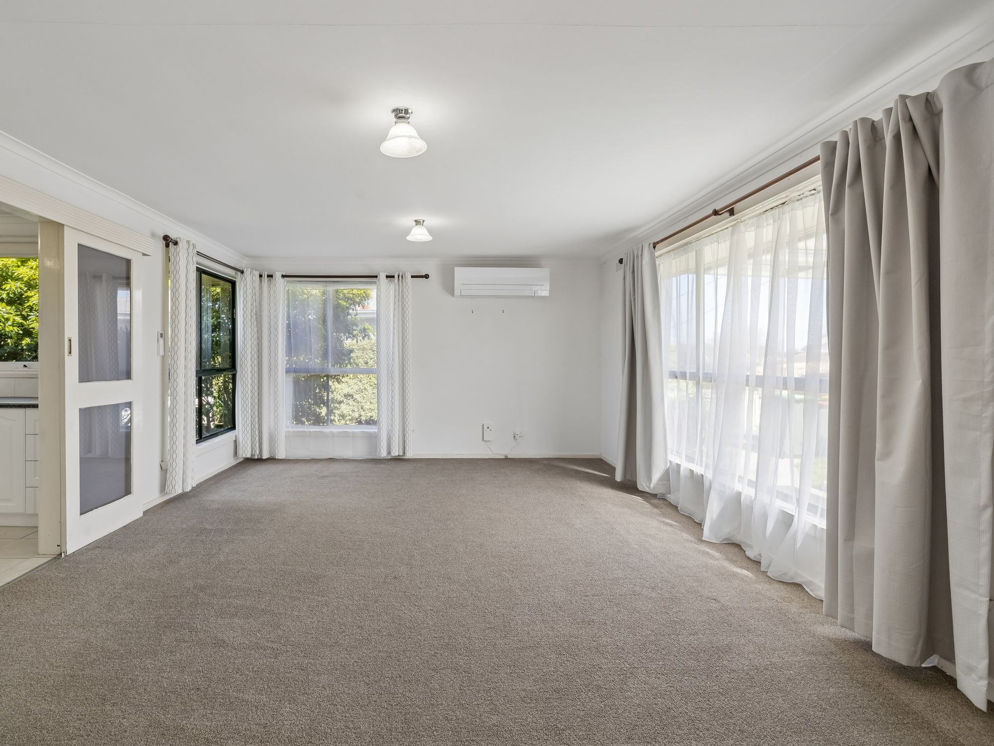 1/9 Merrin Crescent — photo 6 of 20