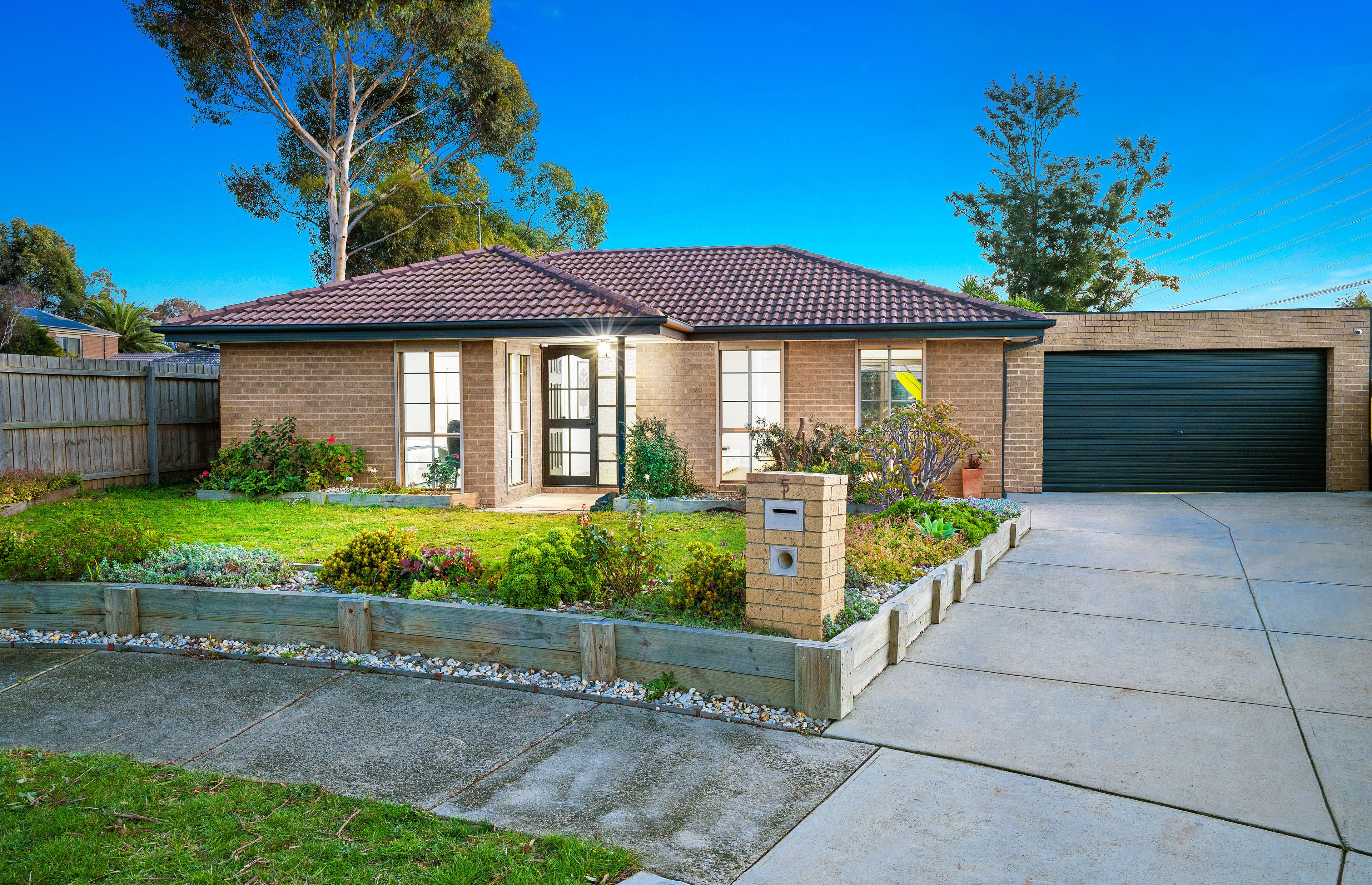 5 Emmerson Court, Mill Park VIC 3082