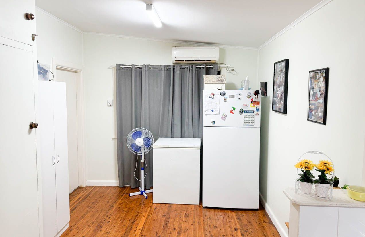 52 Busby Street — photo 10 of 14