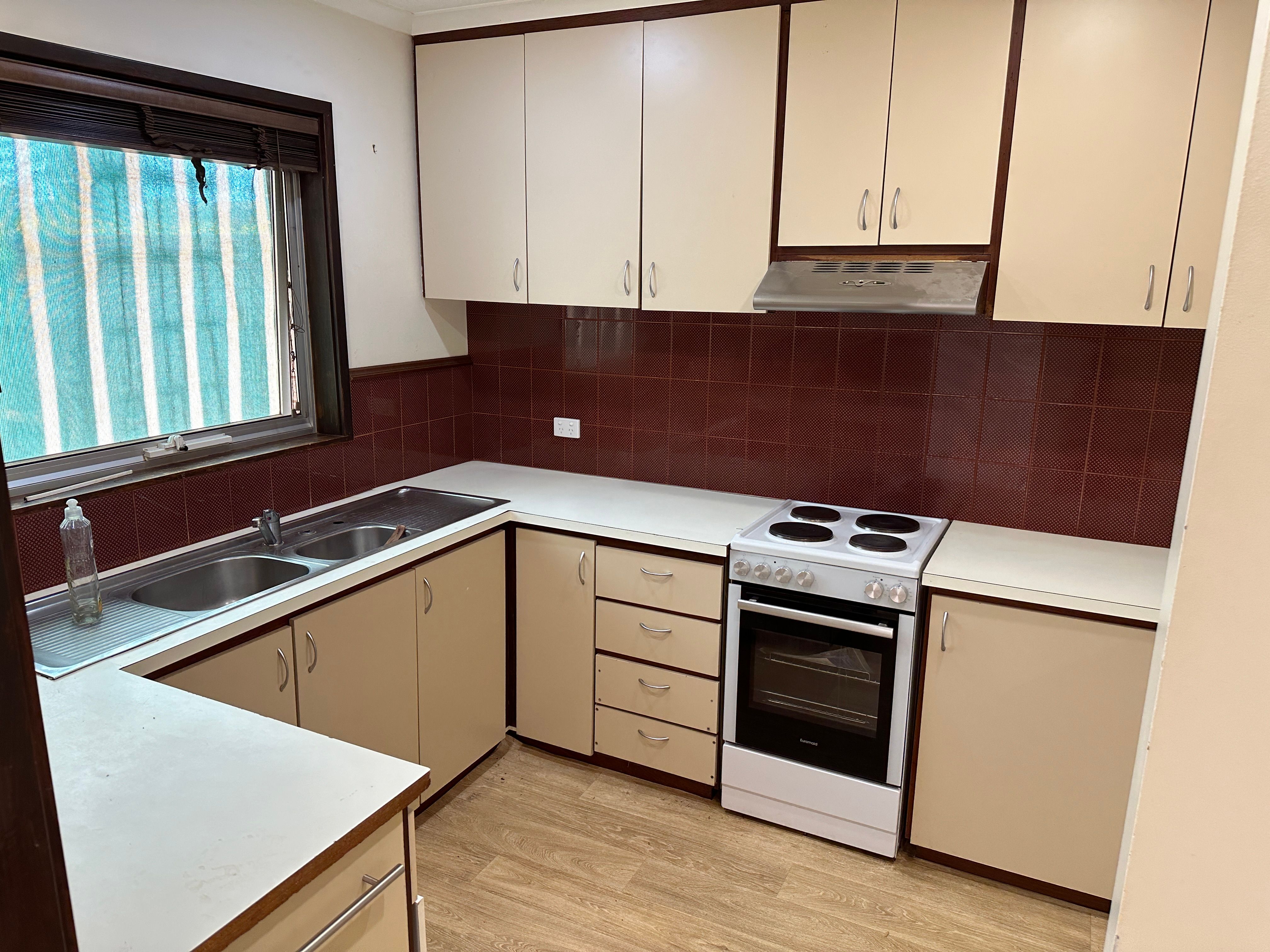 4/8 Leeds Close, Millars Well, WA 6714