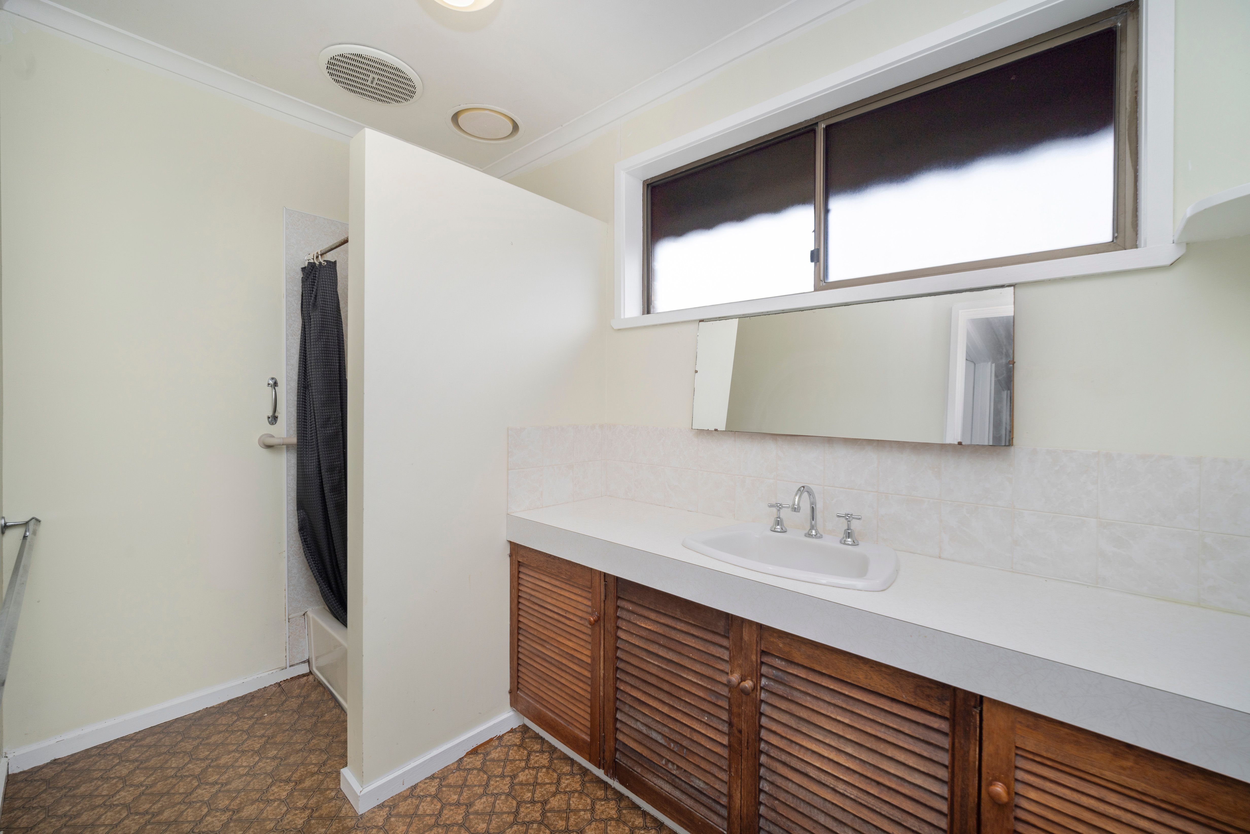 1/5 Carmell Drive — photo 6 of 8