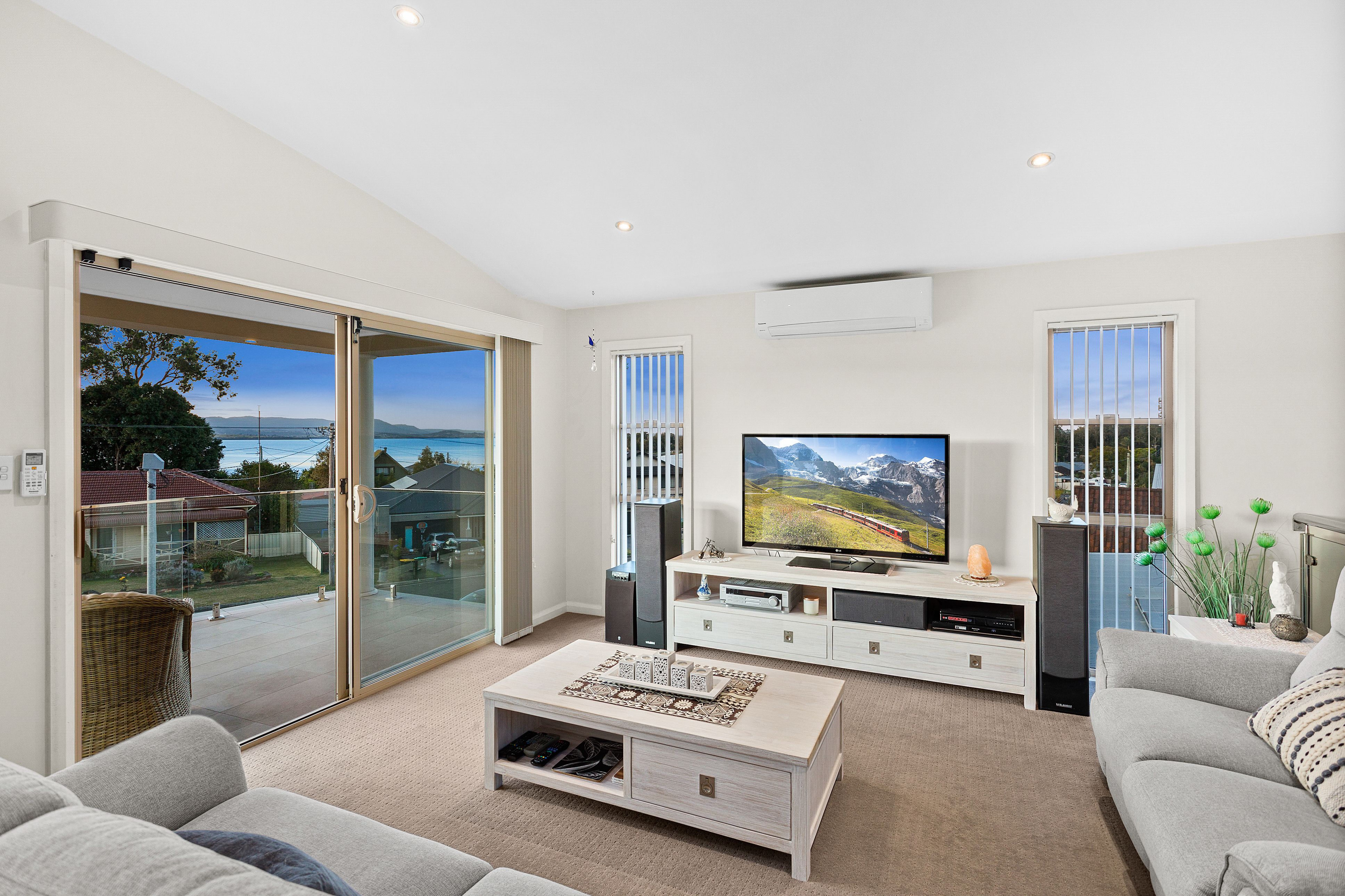 107 Deakin Street, Oak Flats, NSW 2529