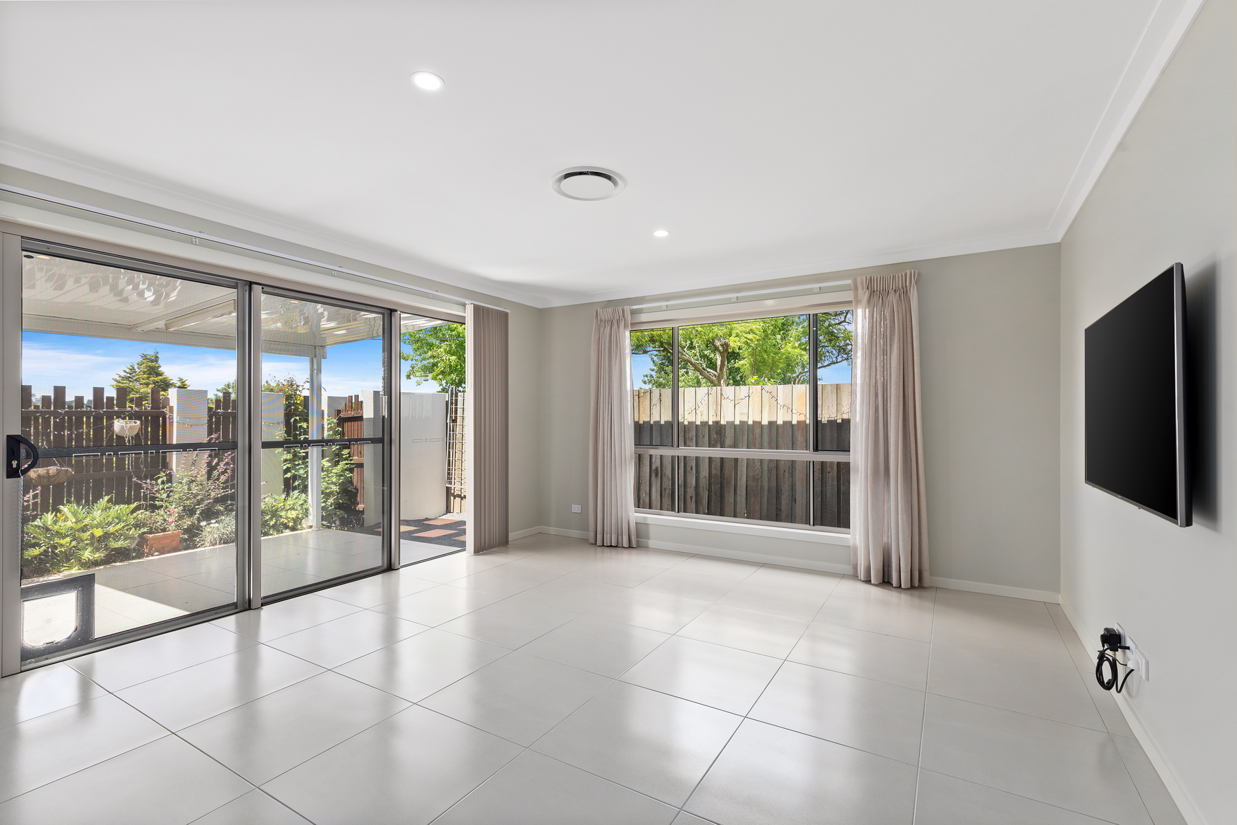 1/118 South Street, Centenary Heights, QLD 4350
