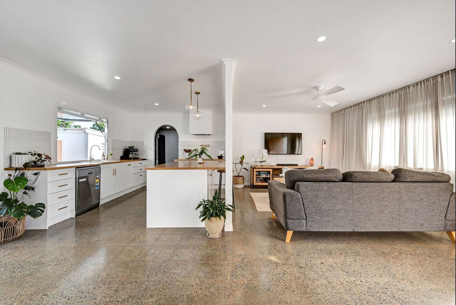 10 Ernest Street, West End, QLD 4810