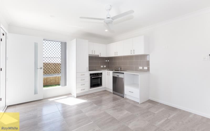2/17 Pemswood Close, Deebing Heights, QLD 4306
