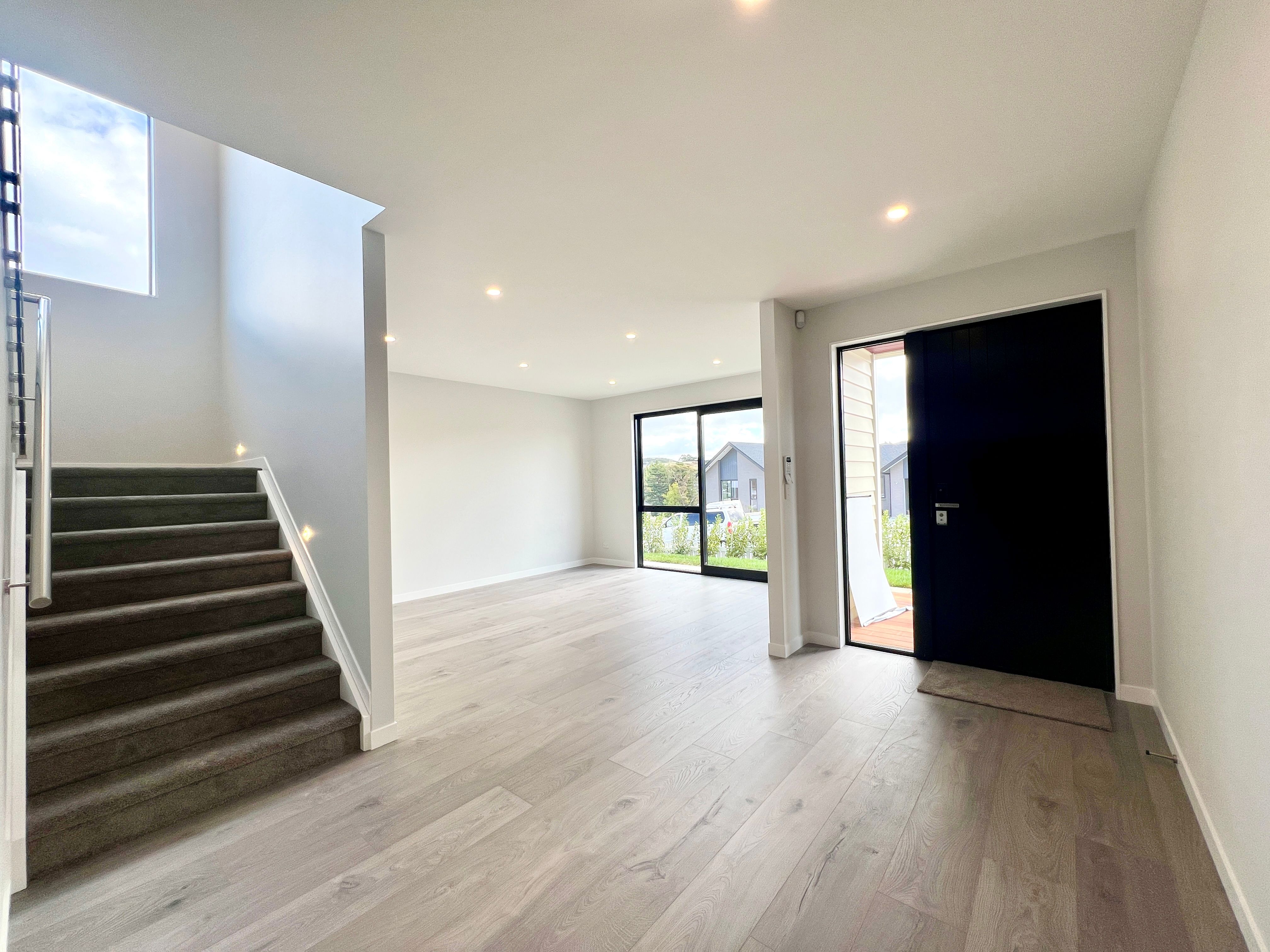 33 Kaupeka Road, Millwater, Rodney