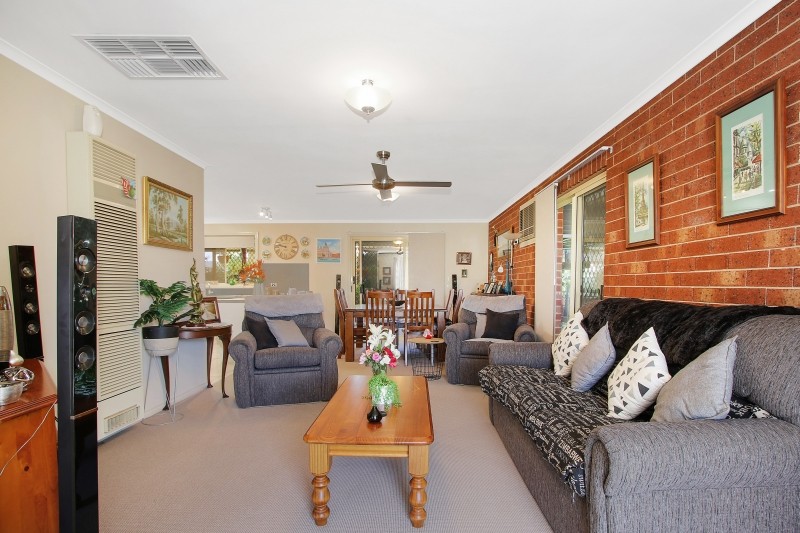 2/8 Rachel Court, Lavington, NSW 2641