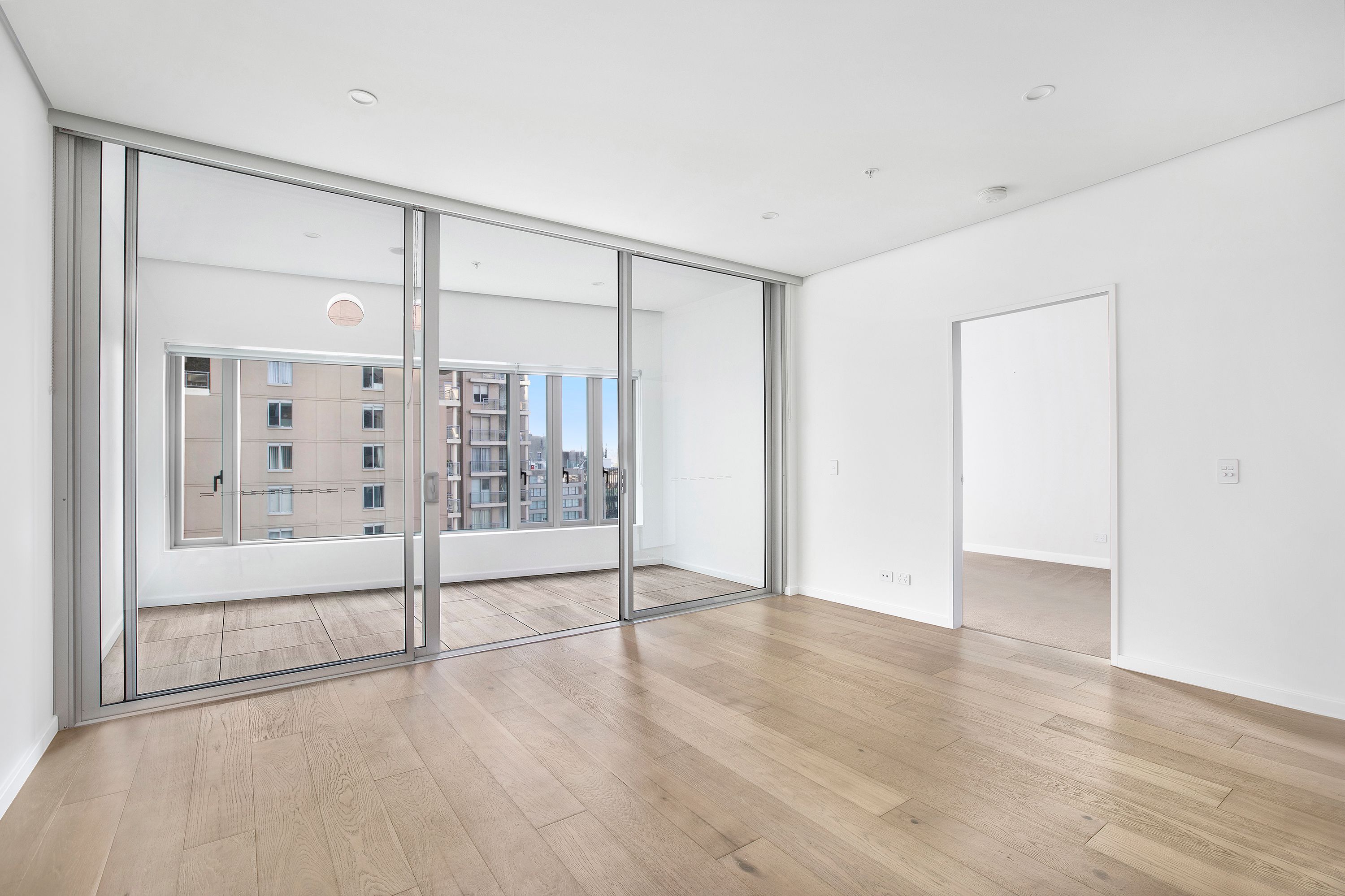1502/116 Bathurst Street — photo 3 of 17