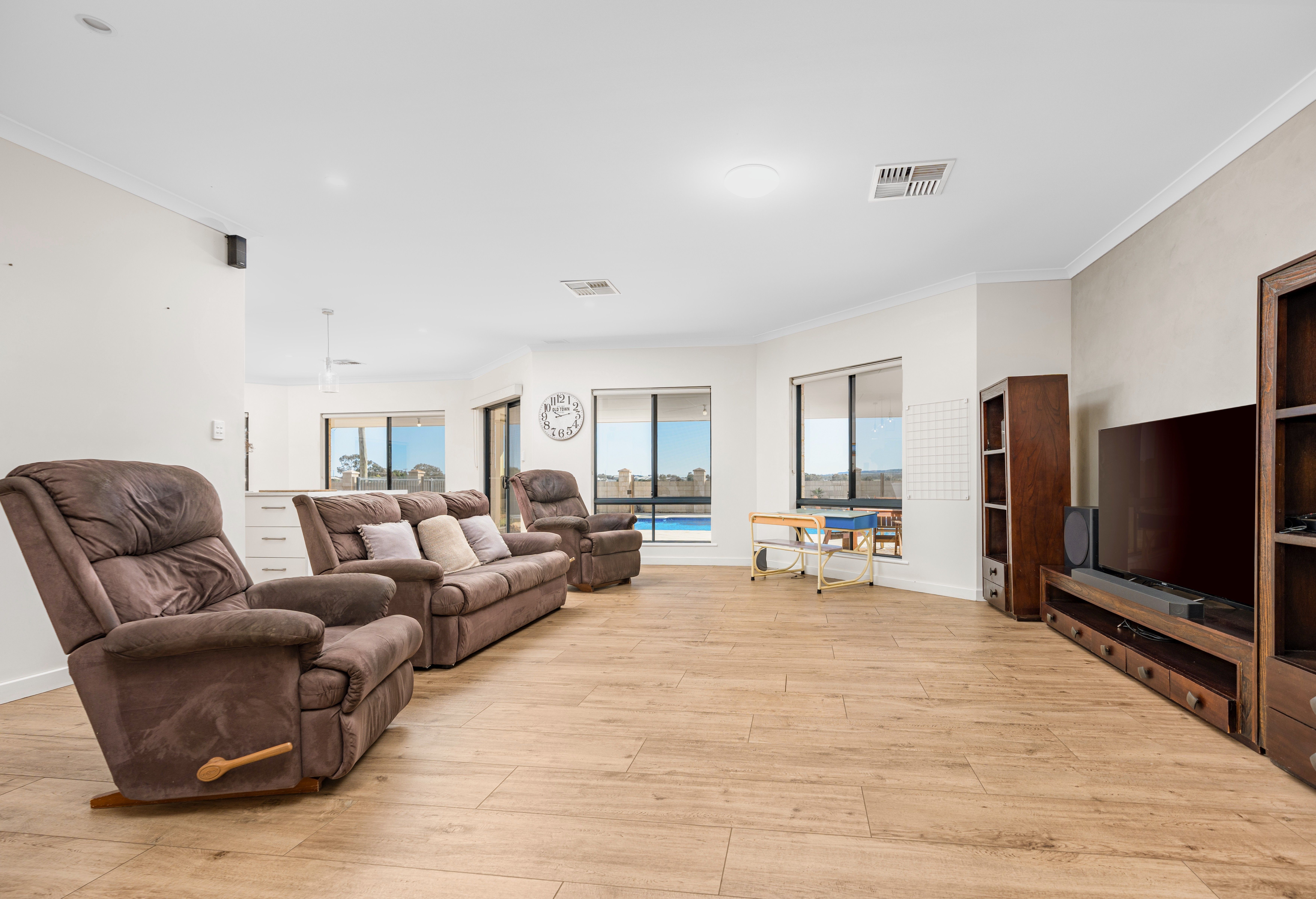 24 Candlebark Drive — photo 3 of 25