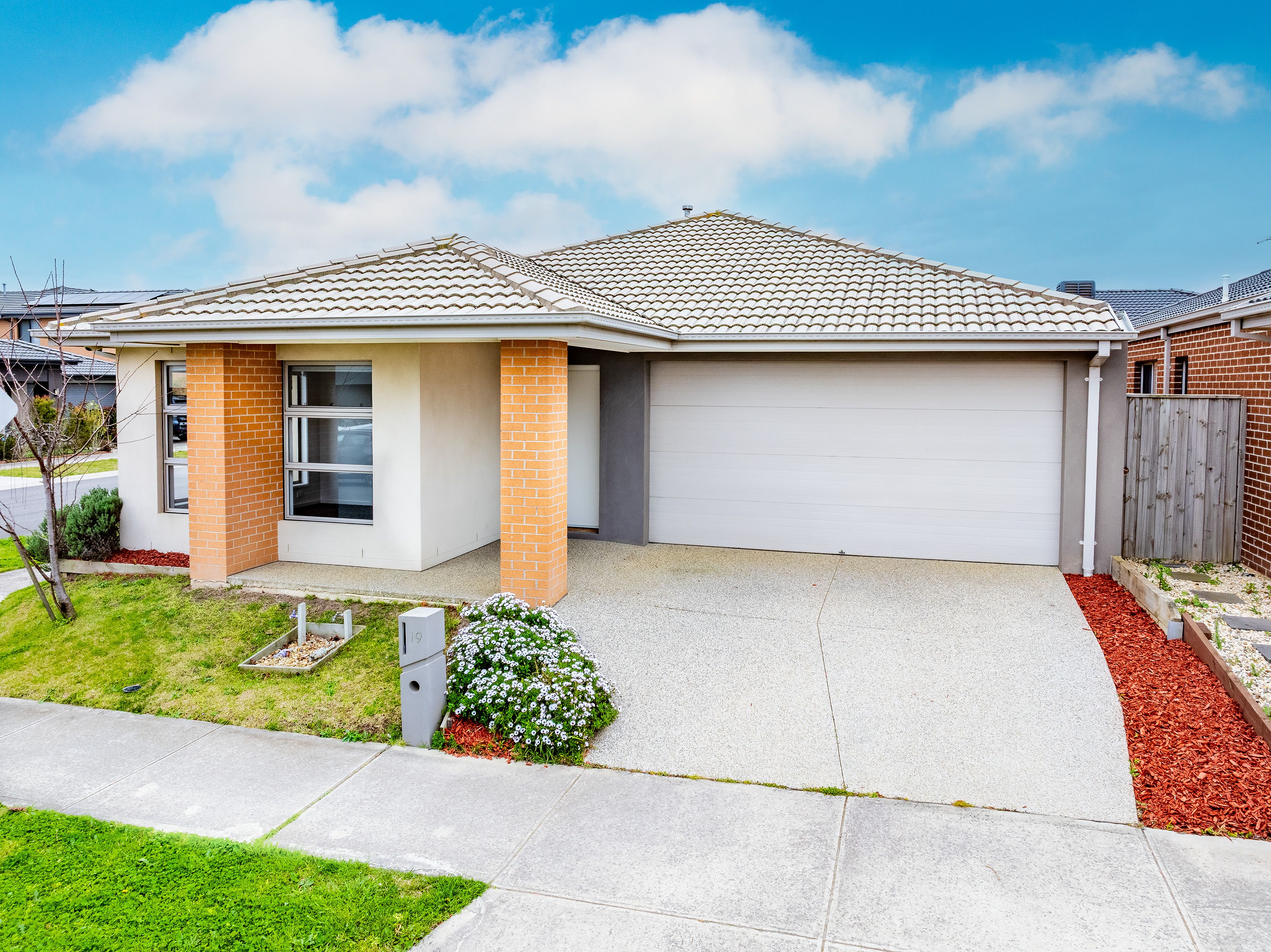 19 Serengeti Street, Clyde North, VIC 3978
