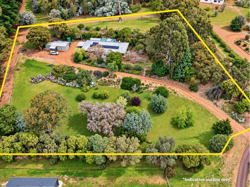 32 Cleopatra Crescent, Kangaroo Gully, WA 6255