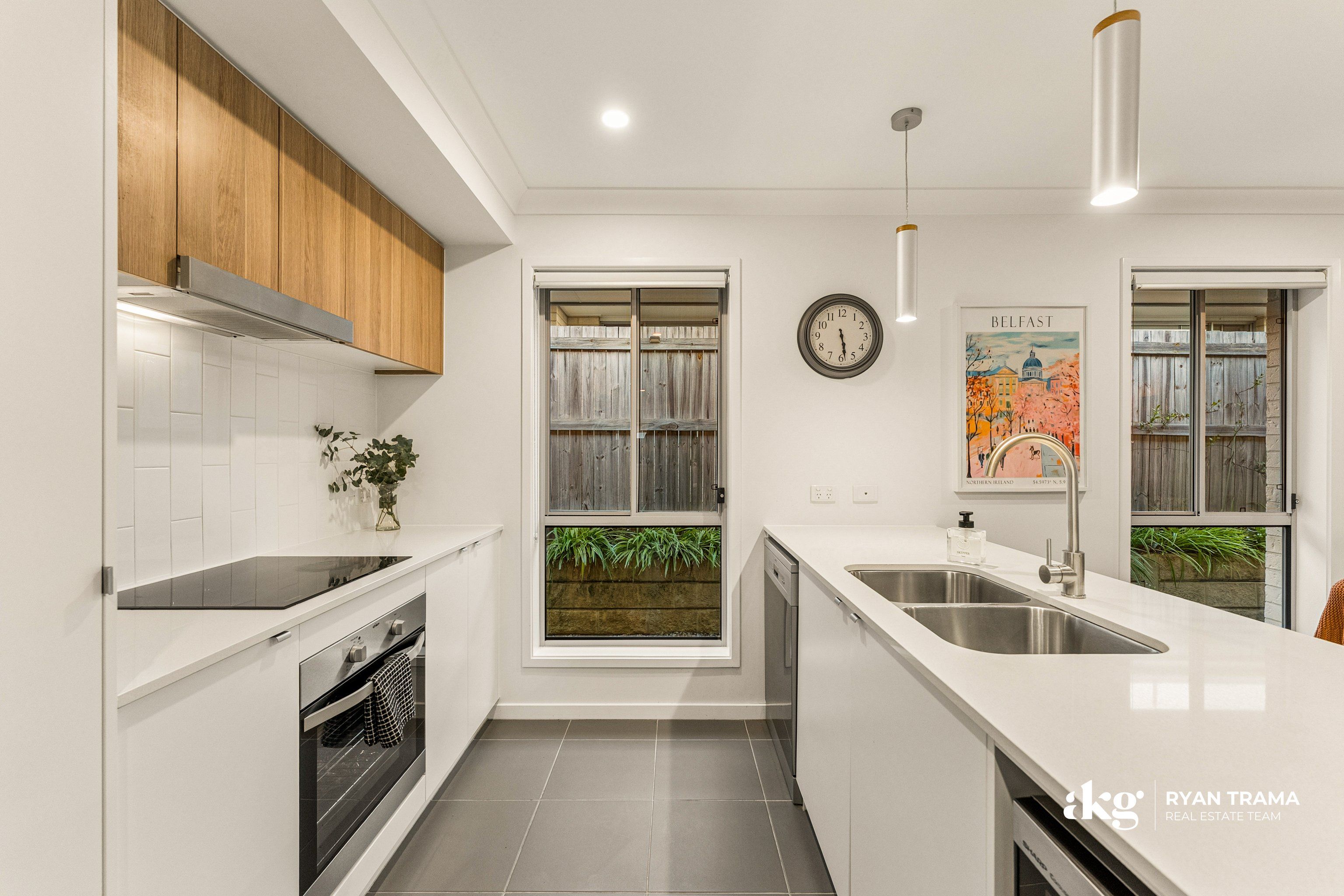 4 Hinkler Way — photo 8 of 30