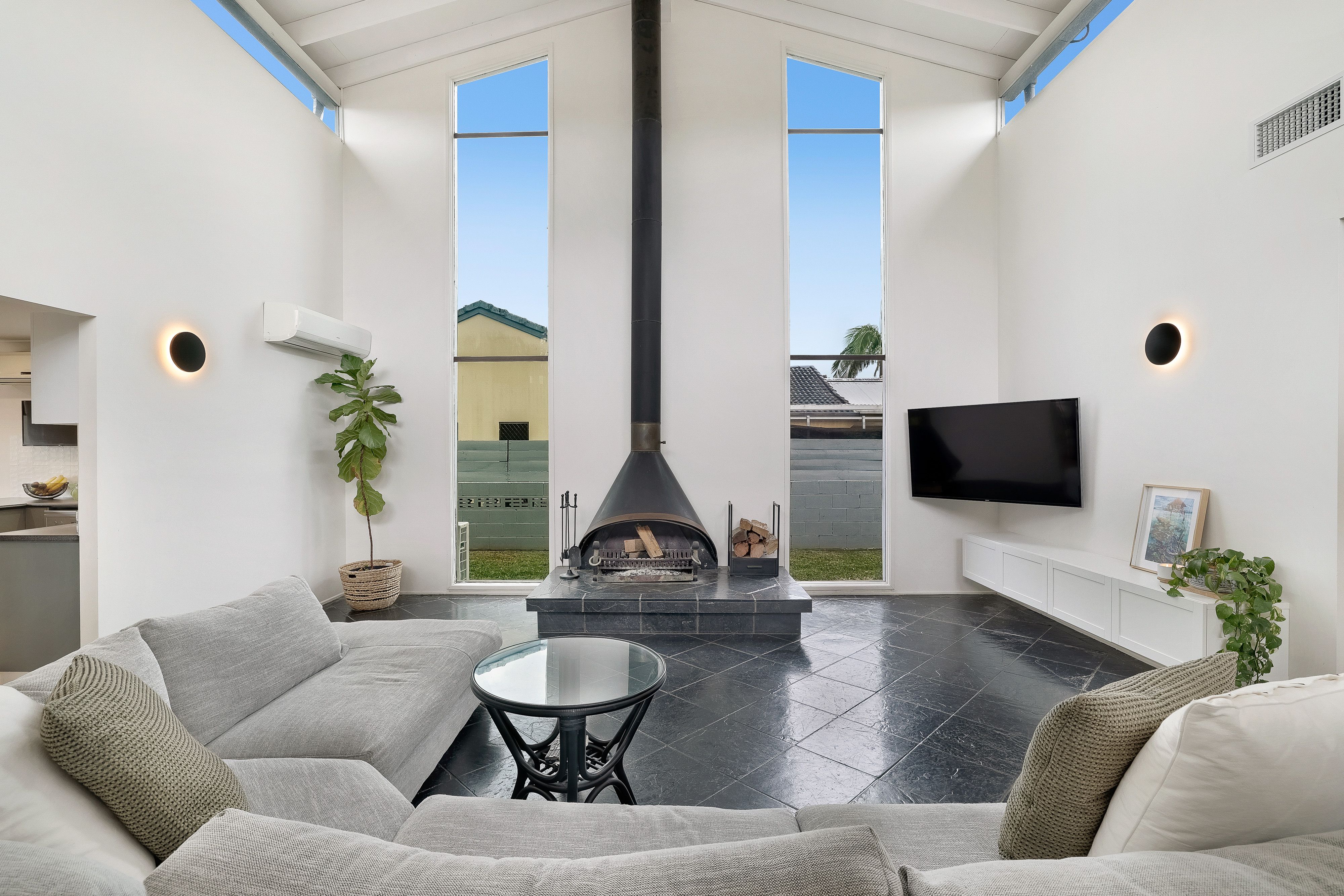 98 Alison Road, Carrara, QLD 4211