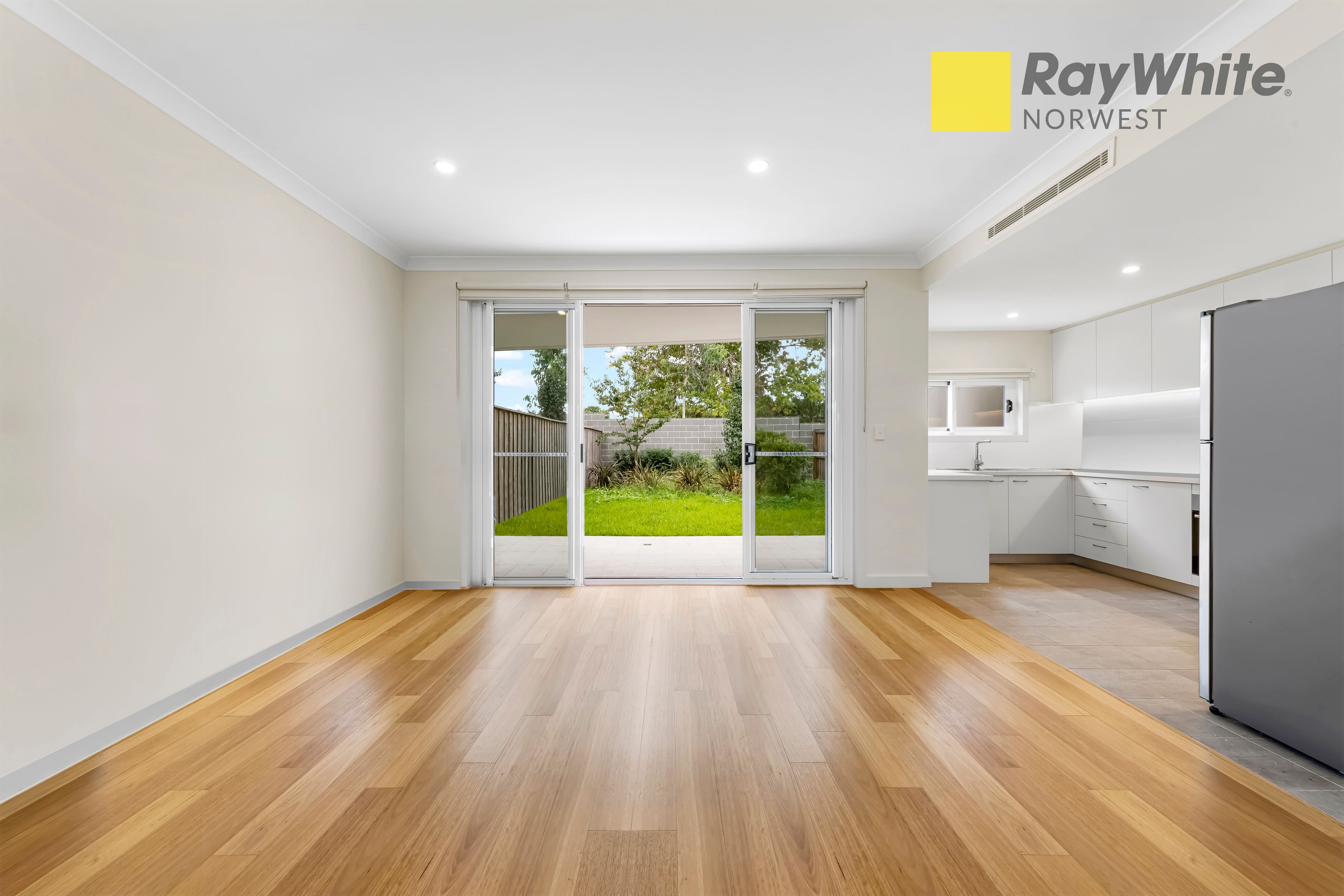 9 Chloe Circuit, NORWEST, NSW 2153